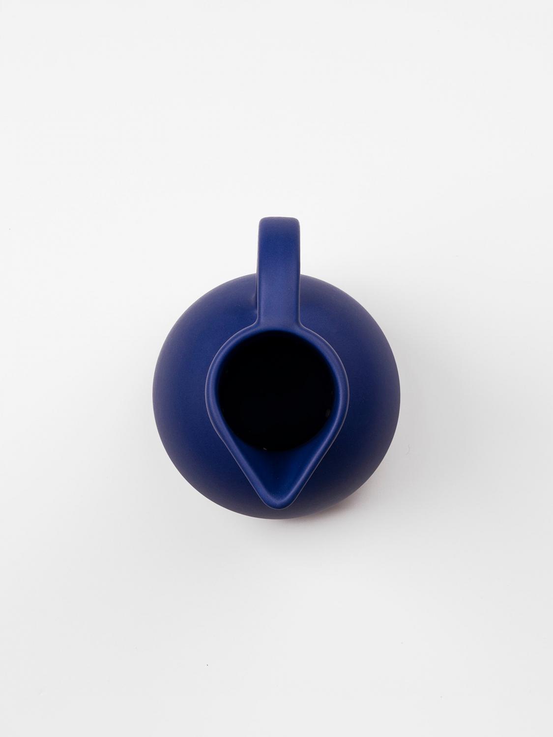 RAAWII BOTTLES AND PITCHERS: Bottles and pitchers lifestyle Raawii, Blue - Img 2