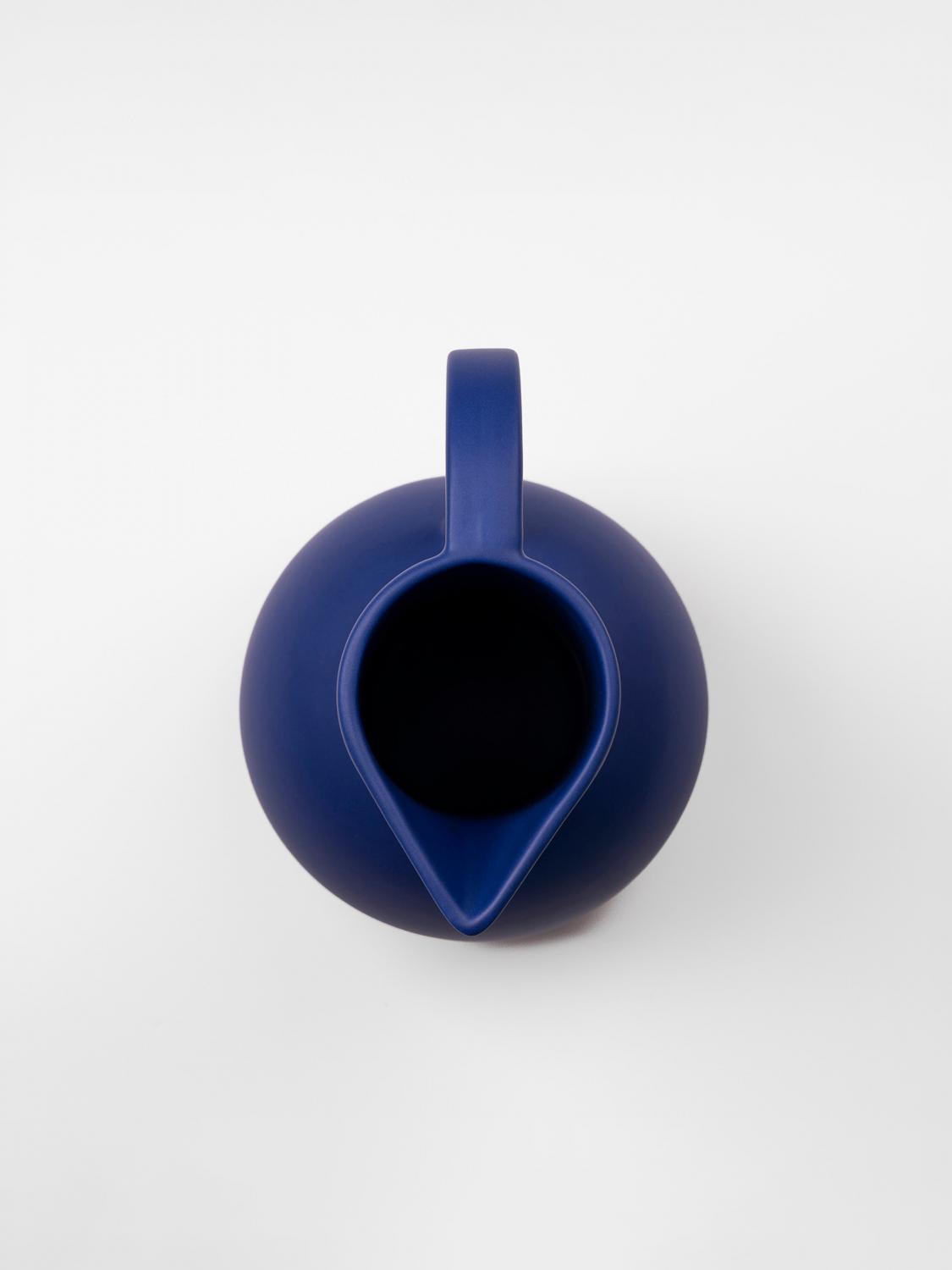 RAAWII BOTTLES AND PITCHERS: Bottles and pitchers lifestyle Raawii, Blue - Img 2