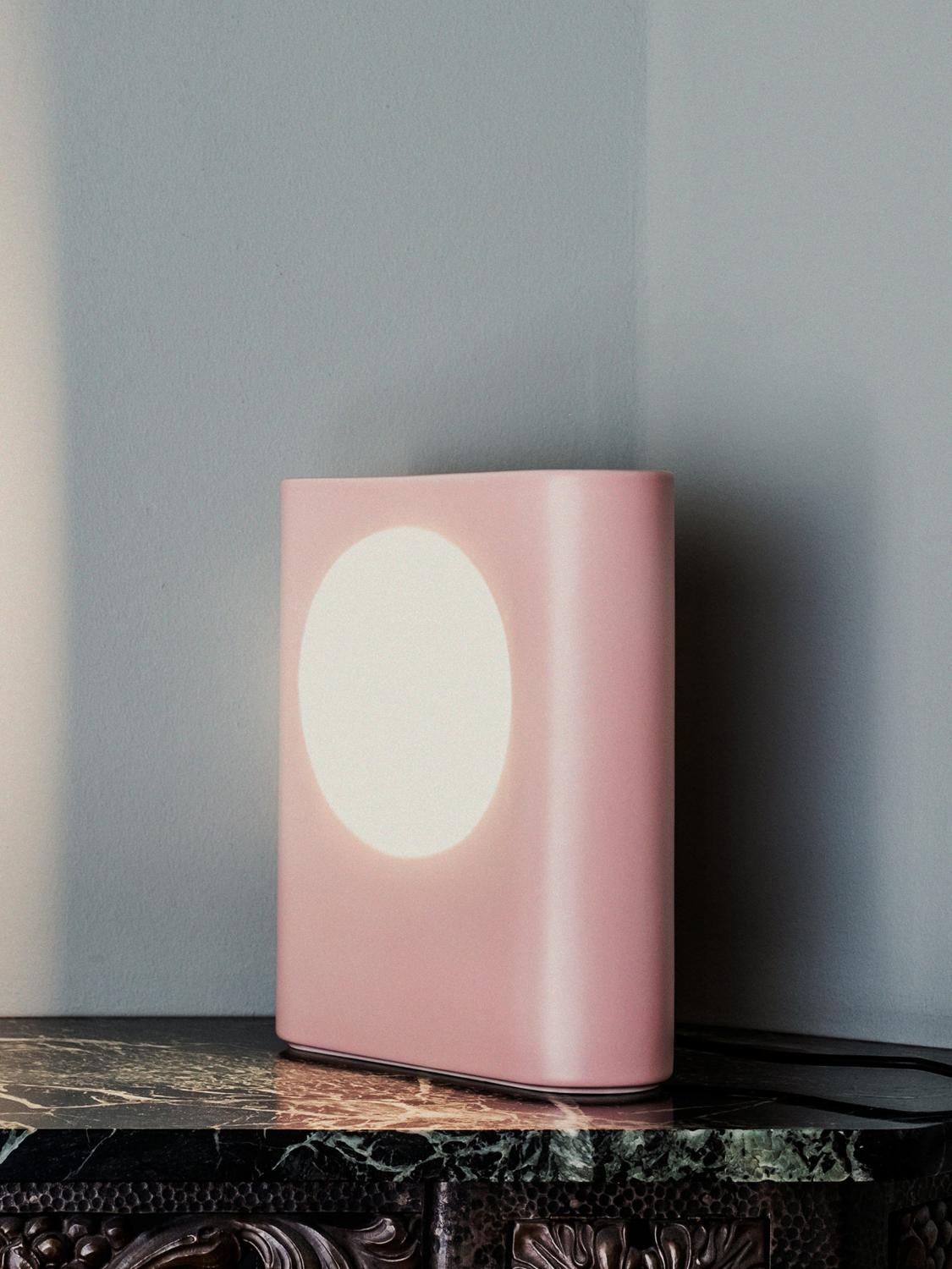 RAAWII TABLE LAMPS: Table lamps lifestyle Raawii, Blush Pink - Img 4
