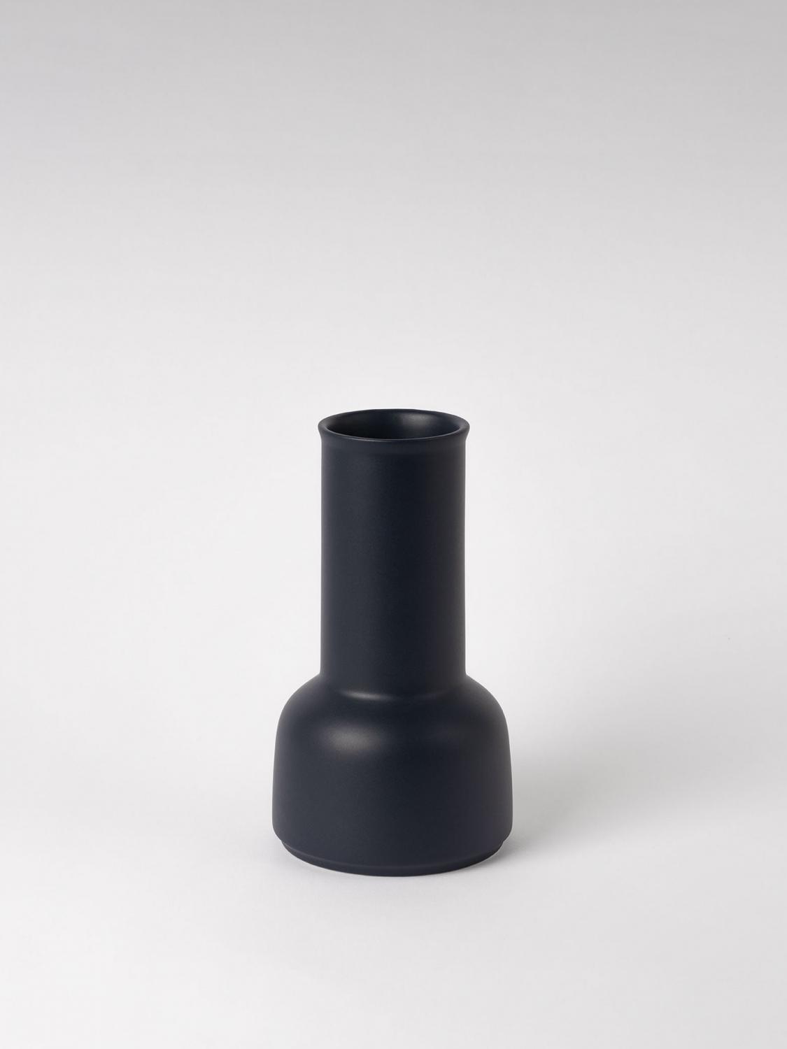 RAAWII BOTTLES AND PITCHERS: Bottles and pitchers lifestyle Raawii, Blue - Img 1