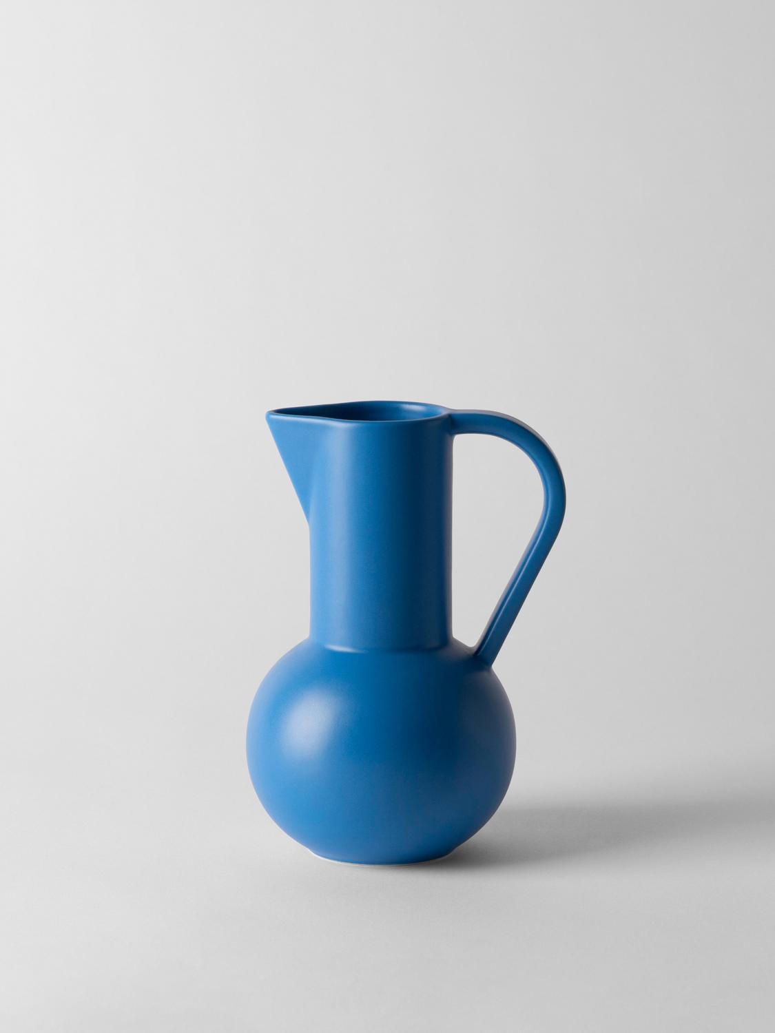 RAAWII BOTTIGLIE E CARAFFE: Brocca Strøm piccola Raawii in ceramica , Azzurro - Img 1