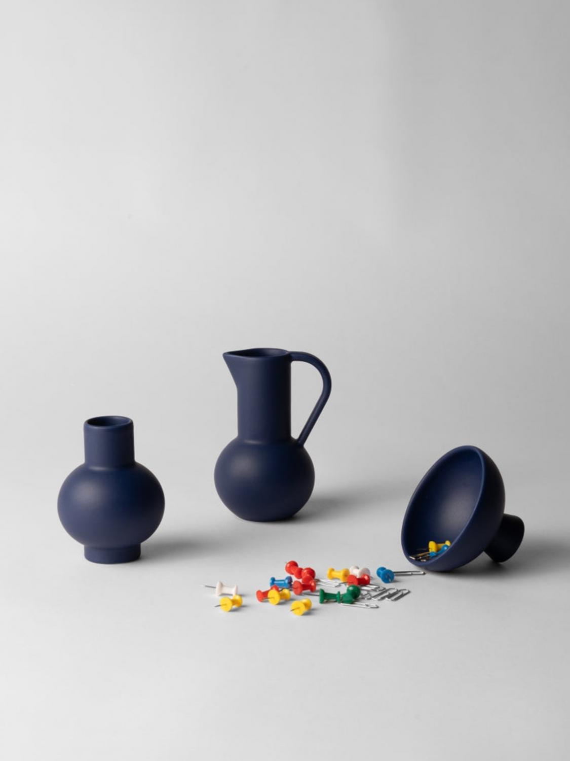 RAAWII BOTTIGLIE E CARAFFE: Brocca Strøm Raawii in ceramica , Blue - Img 2