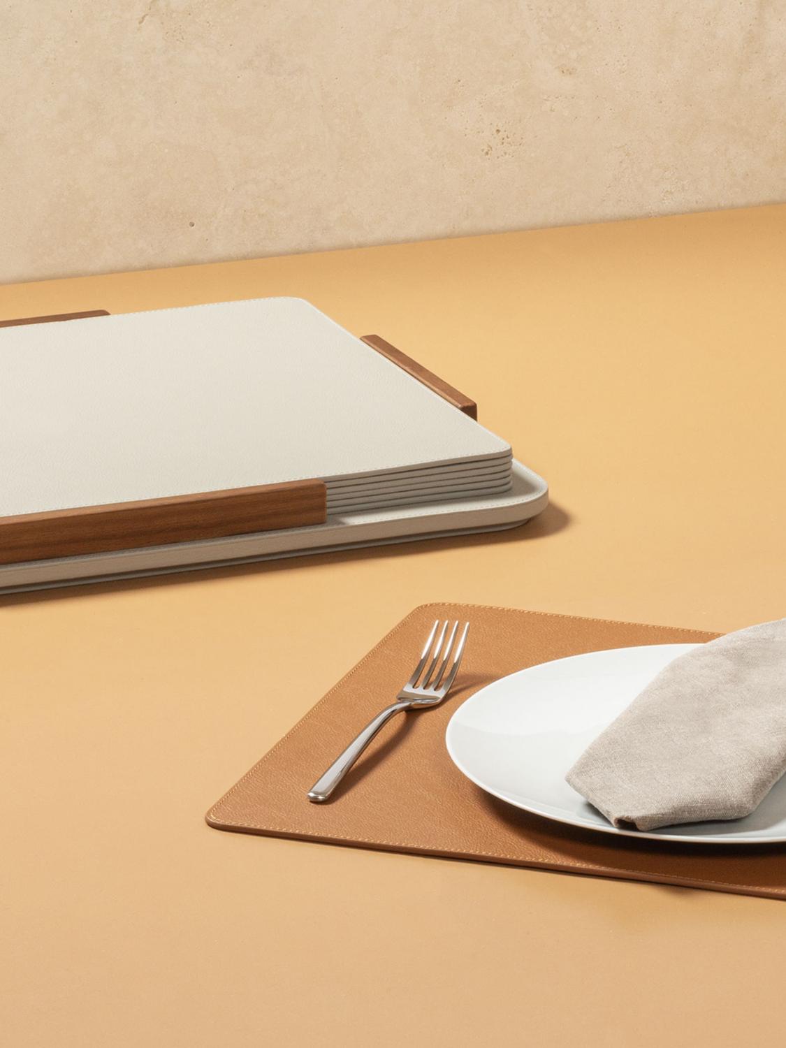 POLTRONA FRAU TABLE LINENS: Kitchen accessories lifestyle Poltrona Frau, Quartz - Img 3