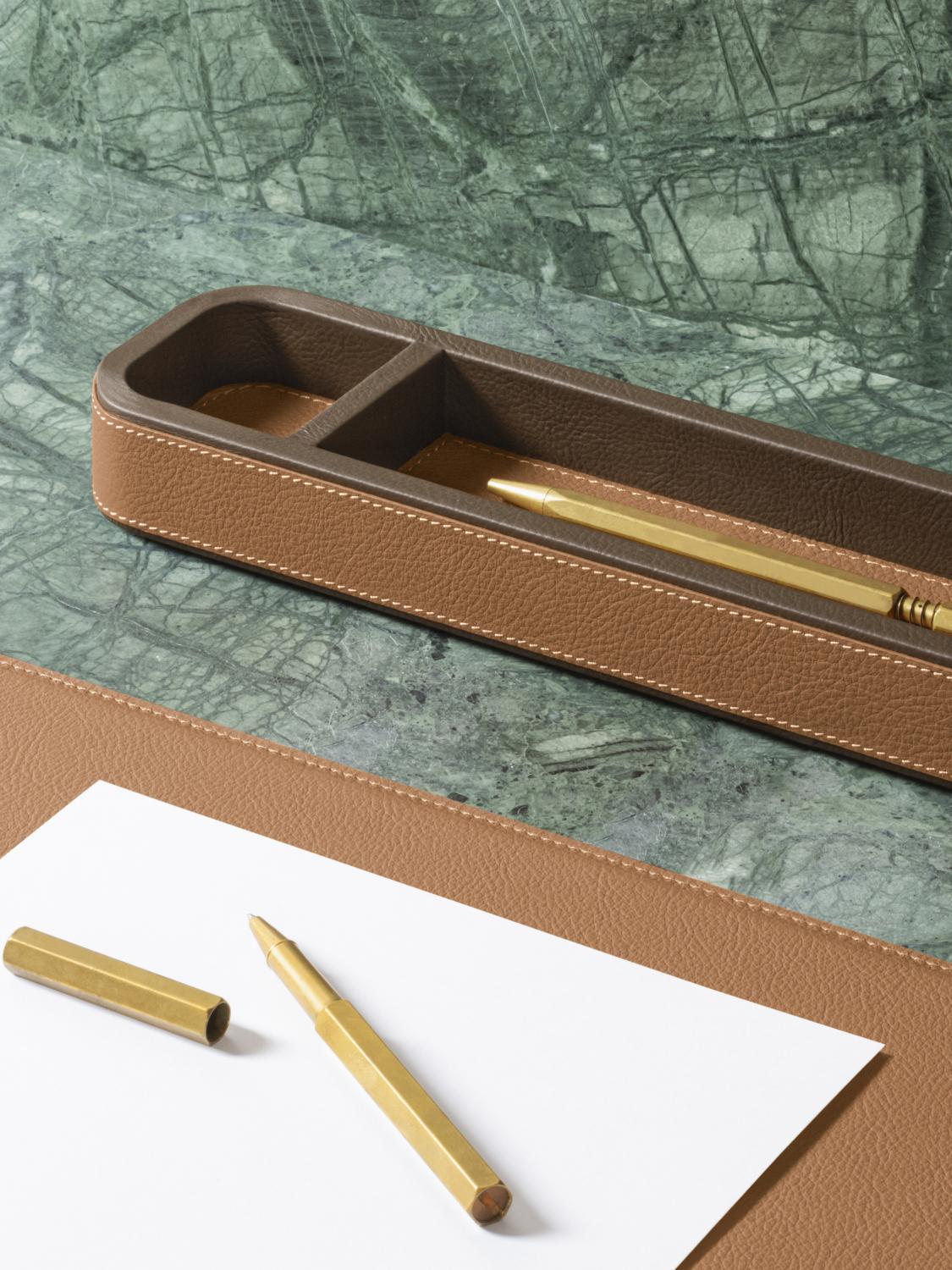 POLTRONA FRAU DESK ACCESSORIES: Desk accessories lifestyle Poltrona Frau, Ink - Img 3