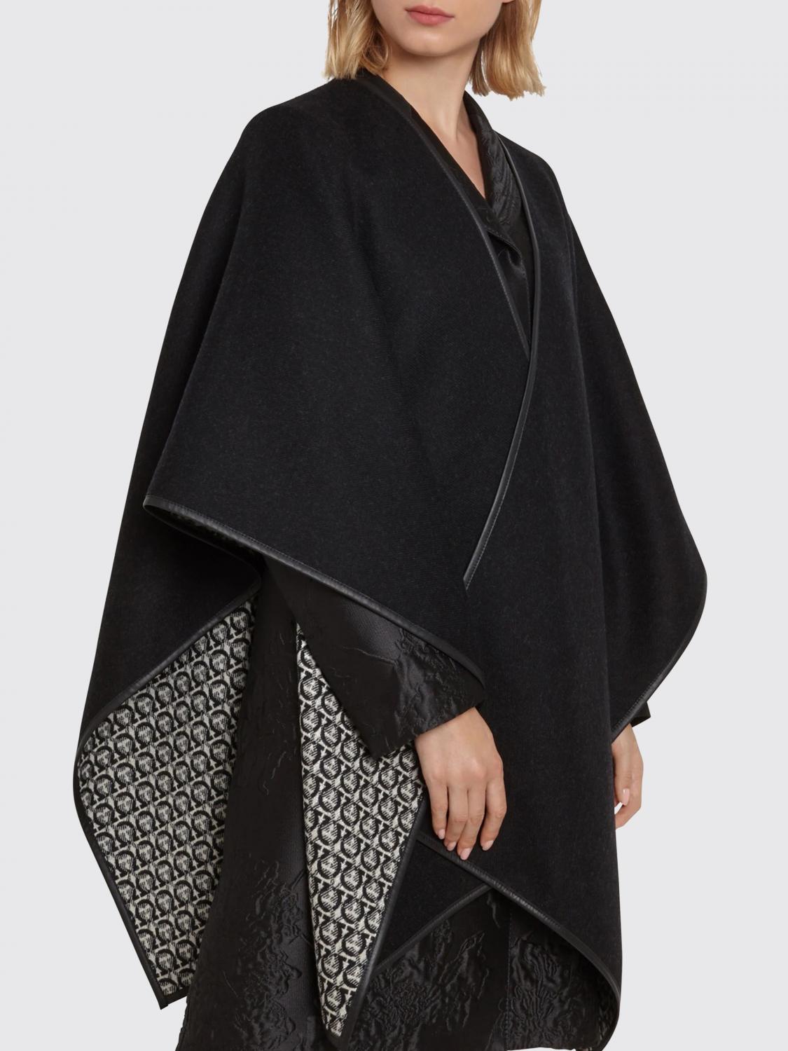 FERRAGAMO CAPPOTTO: Mantella Gancini Ferragamo double face in lana con monogram jacquard , Nero - Img 3