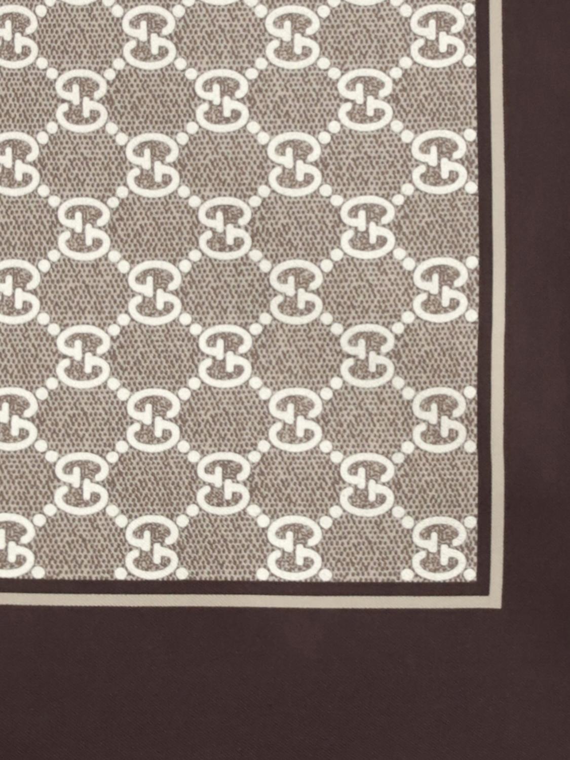 GUCCI SCIARPA: Foulard Gucci in seta con stampa monogram , Cammello - Img 3