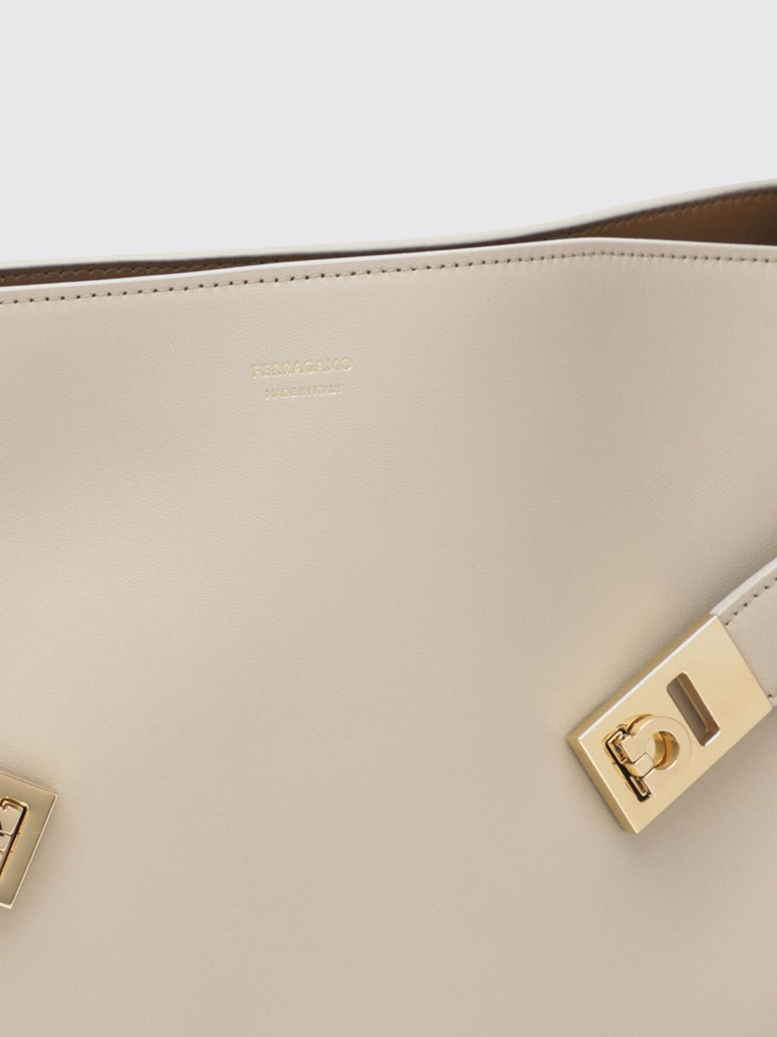 FERRAGAMO BORSA A SPALLA: Borsa Hug Ferragamo in pelle , Avorio - Img 3