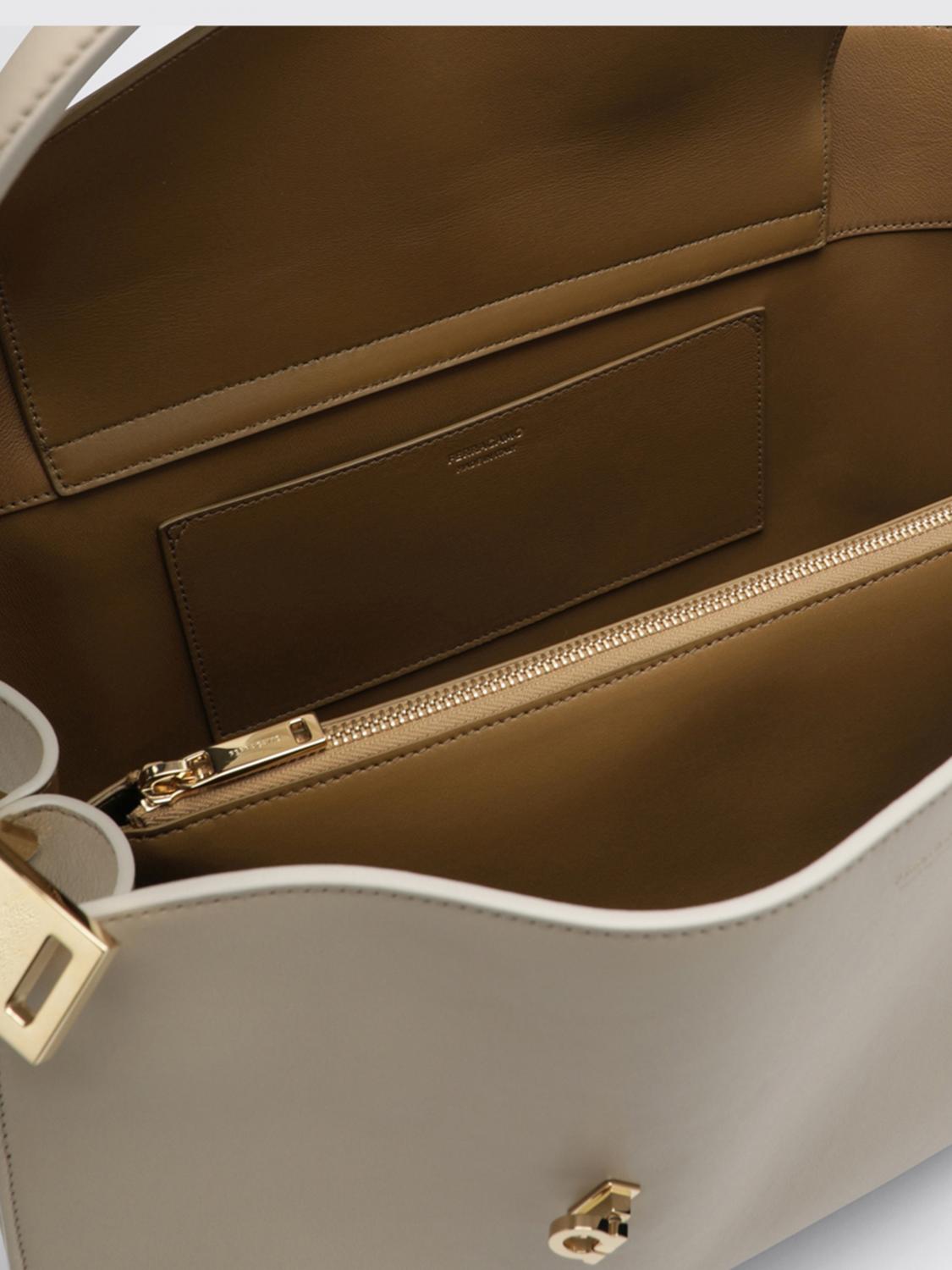 FERRAGAMO BORSA A SPALLA: Borsa Hug Ferragamo in pelle , Avorio - Img 4