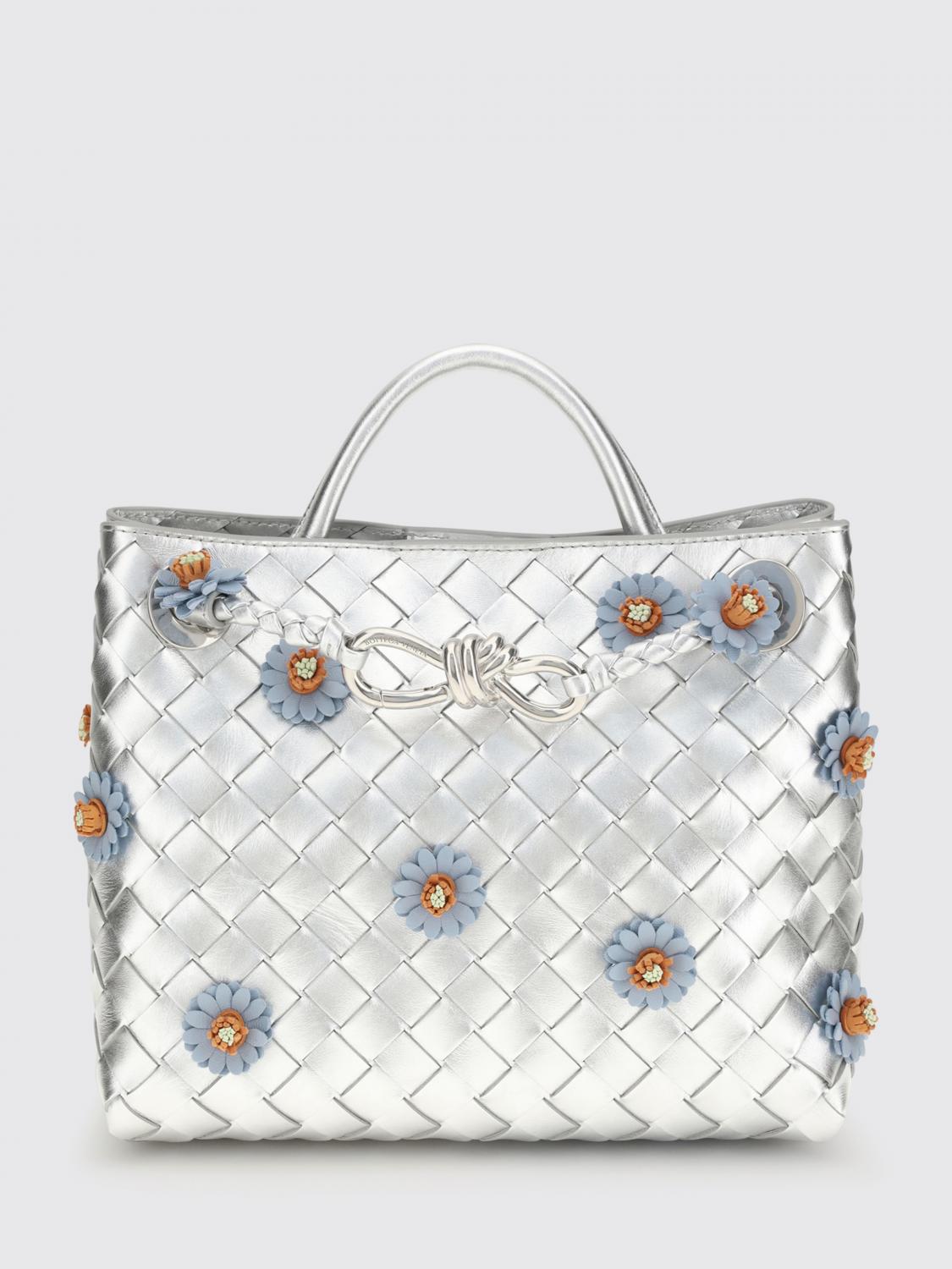 BOTTEGA VENETA BORSA A MANO: Borsa Andiamo Bottega Veneta in pelle laminata con applicazioni floreali , Argento - Img 1