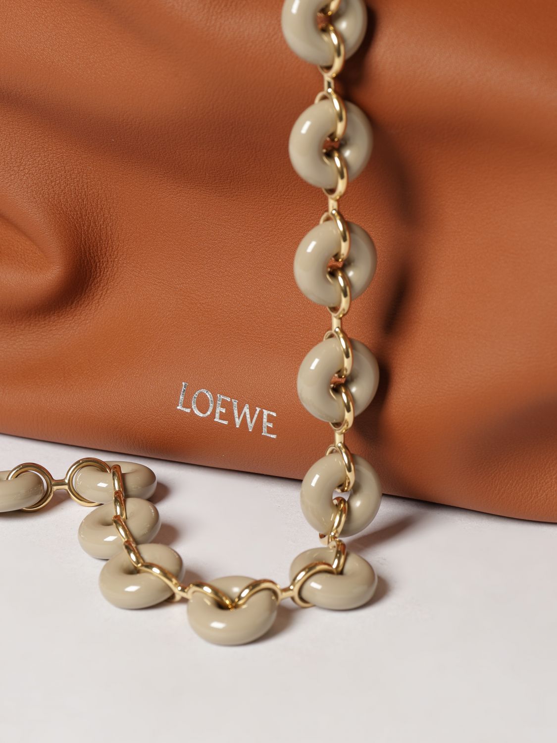 LOEWE TRACOLLA: Tracolla Donut Loewe in metallo ed acetato , Beige - Img 3