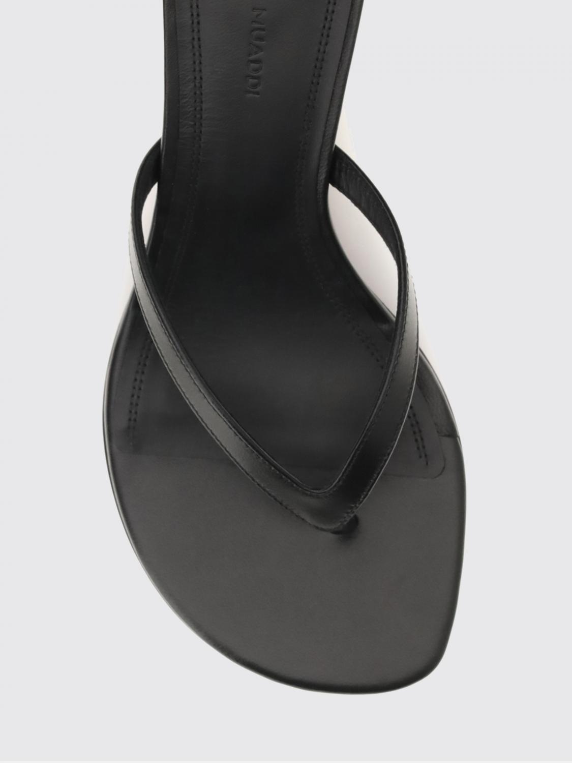 AMINA MUADDI SANDALEN MIT ABSATZ: Juliette Riemchensandalen Amina Muaddi aus Lammleder mit niedrigem Absatz, Schwarz - Img 4