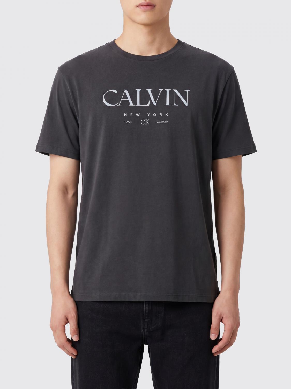 CALVIN KLEIN CAMISETA: Camiseta de cuello redondo Calvin Klein de algodón con logo en el pecho en contraste, Negro - Img 1