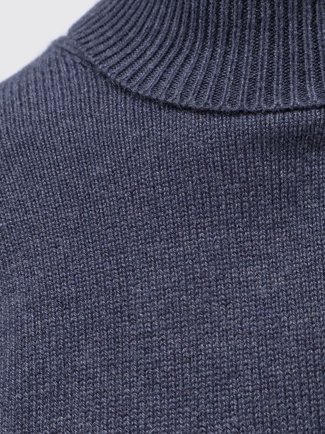 BRUNELLO CUCINELLI PULLOVER: Langärmeliger Rollkragenpullover aus 100 % Kaschmir von Brunello Cucinelli mit Rippbündchen, Navy - Img 4