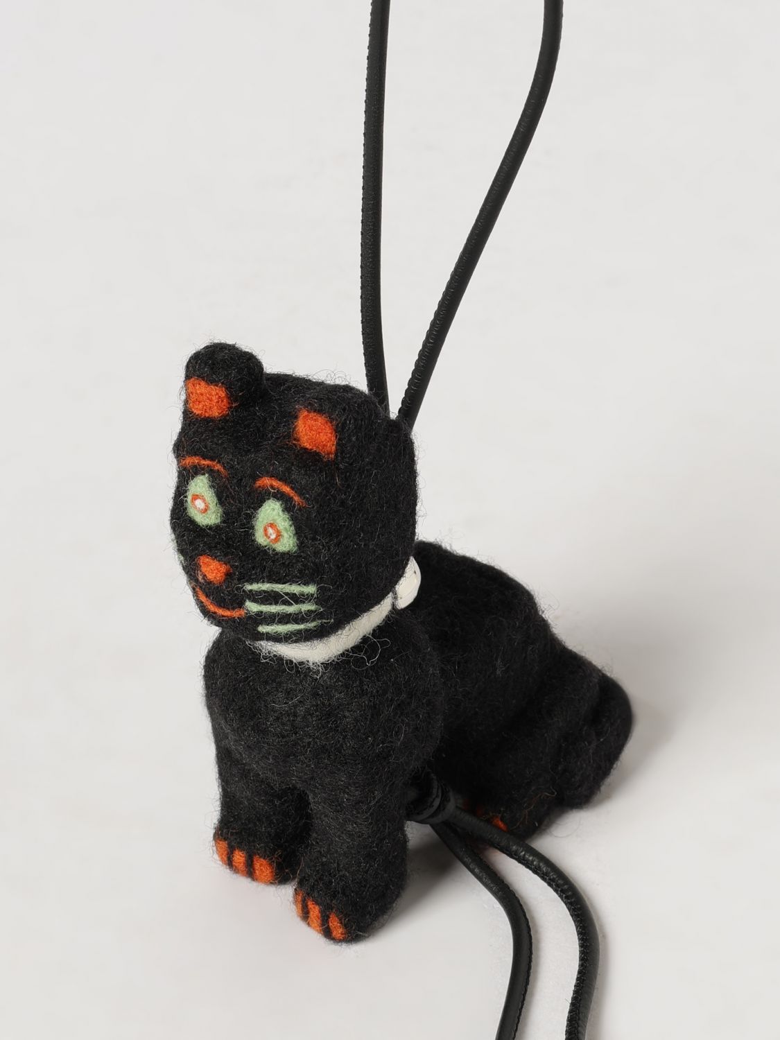 LOEWE キーホルダー: LOEWE Futurist Cat アニマルシェイプ ウールフェルト キーチェーン, ブラック - Img 2