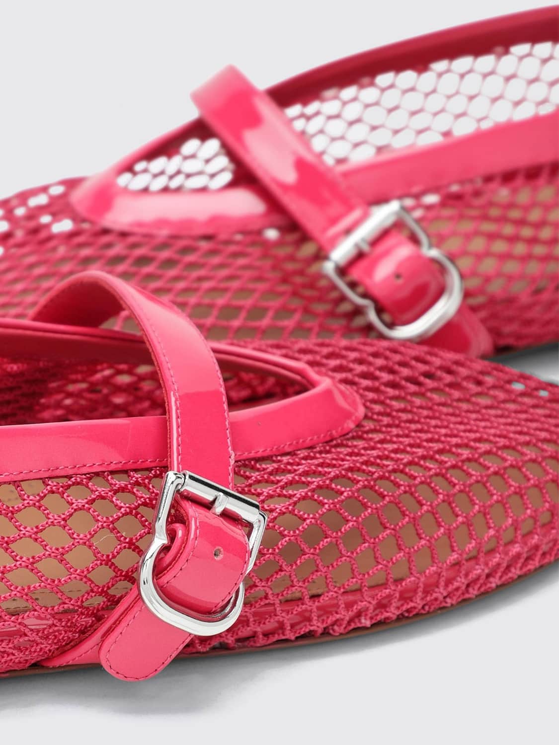ALAÏA MANOLETINAS: Bailarinas Mary Jane Alaïa en malla de nailon y piel de charol con tira, Fucsia - Img 3
