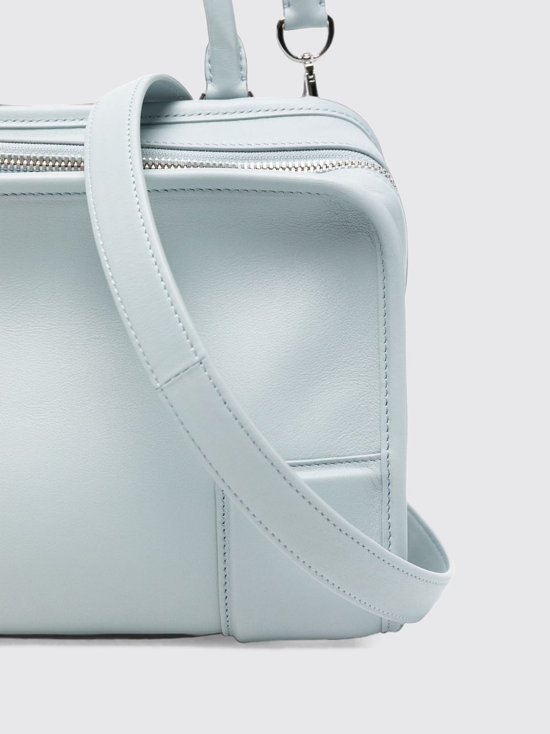 LOEWE HANDTASCHE: Kleine Amazona Handtasche Loewe aus Kalbsleder mit geprägtem Logo, Grau - Img 4
