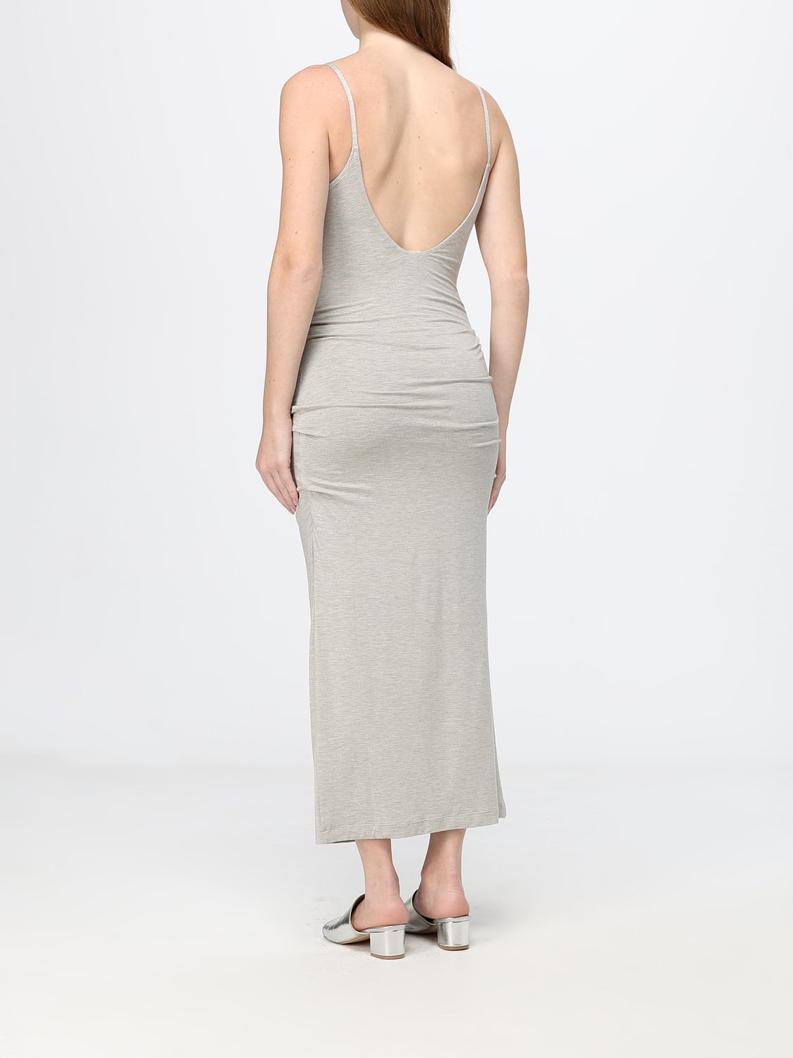 TOTEME VESTIDO: Vestido midi de tubo Toteme de punto con escote en U y tirantes finos, Gris - Img 2