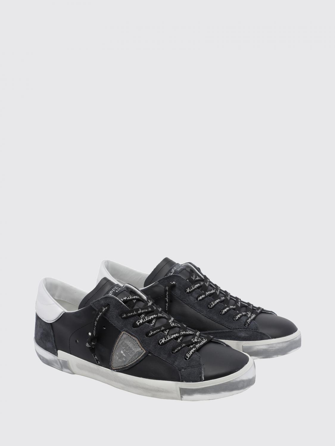 PHILIPPE MODEL SNEAKERS: Paris Leather Low-Top Sneakers Philippe Model with Worn Effect and Shield Logo, Black 2 - Img 2