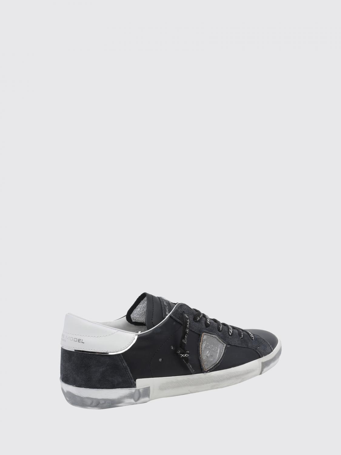 PHILIPPE MODEL SNEAKERS: Paris Leather Low-Top Sneakers Philippe Model with Worn Effect and Shield Logo, Black 2 - Img 4