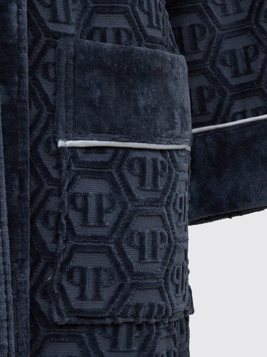 PHILIPP PLEIN BATHROBES: PHILIPP PLEIN 헥사곤 모노그램 숄 칼라 코튼 테리 목욕 가운, 그레이 - Img 3