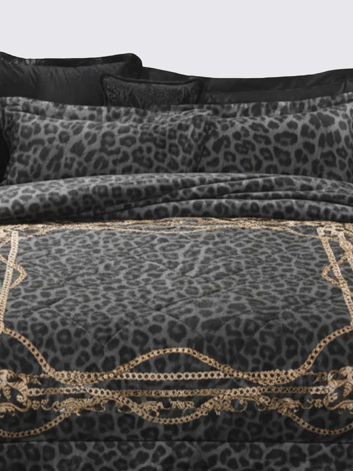 PHILIPP PLEIN BEDCOVERS AND BLANKETS: PHILIPP PLEIN Leopard Chains キルティング コットンサテン ダブルベッドスプレッド, ブラック - Img 2