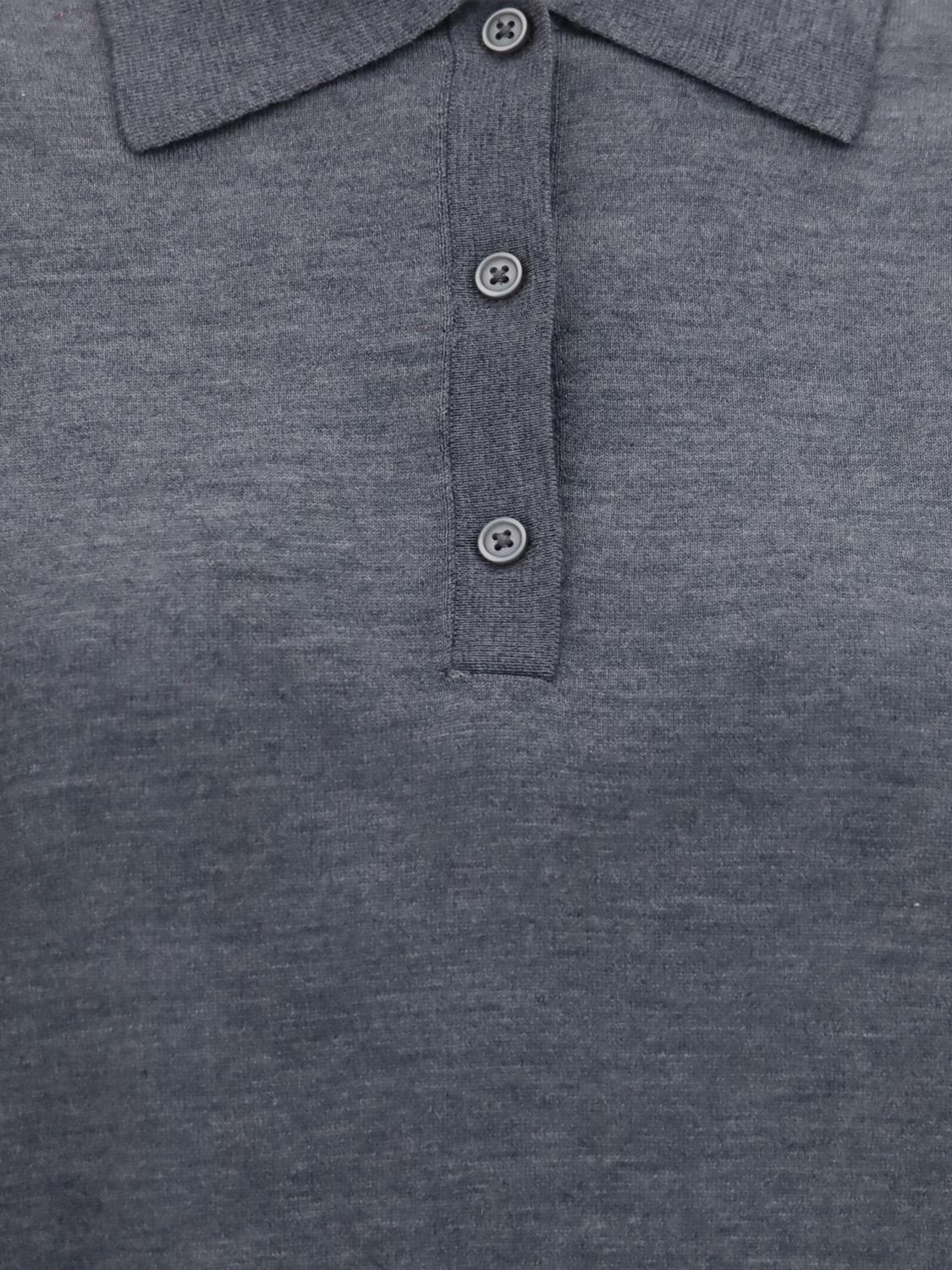 LOULOU DE SAISON POLO: Langärmeliges 3-Knopf-Poloshirt von Loulou De Saison aus reinem Kaschmir, Charcoal - Img 4