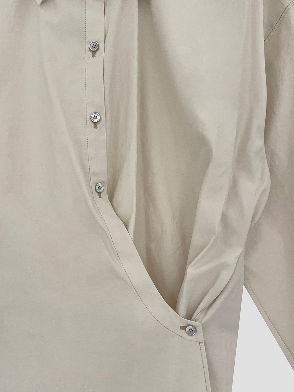 LEMAIRE HEMDBLUSE: Lemaire Asymmetrisches Hemd aus Baumwoll-Seiden-Mischung mit dezentralem Verschluss, Cream - Img 4