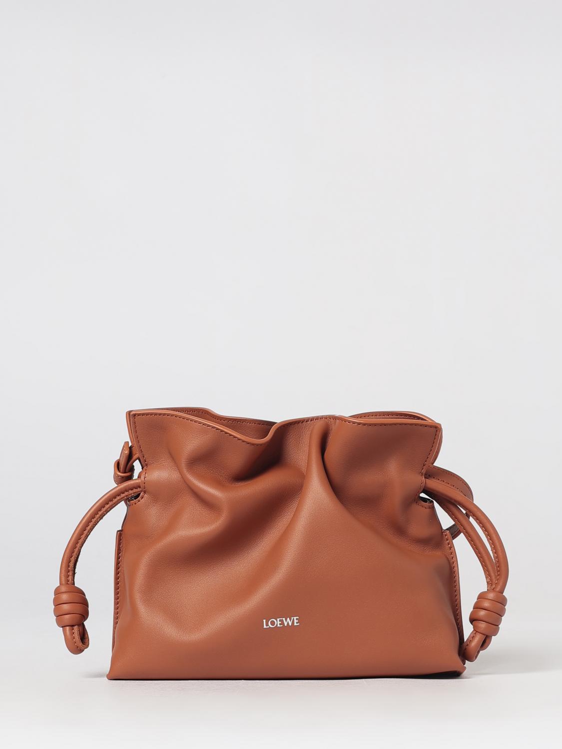 LOEWE MINI BOLSO: Minibolso saco Flamenco Loewe de piel de becerro con cordón ajustable, Tierra - Img 1