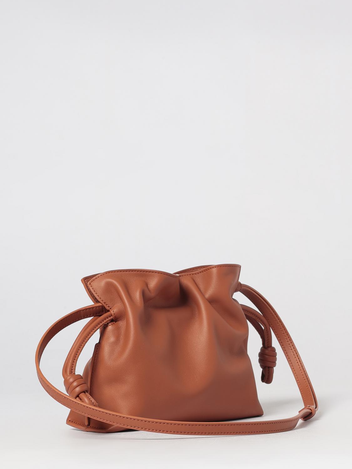 LOEWE MINI BOLSO: Minibolso saco Flamenco Loewe de piel de becerro con cordón ajustable, Tierra - Img 3