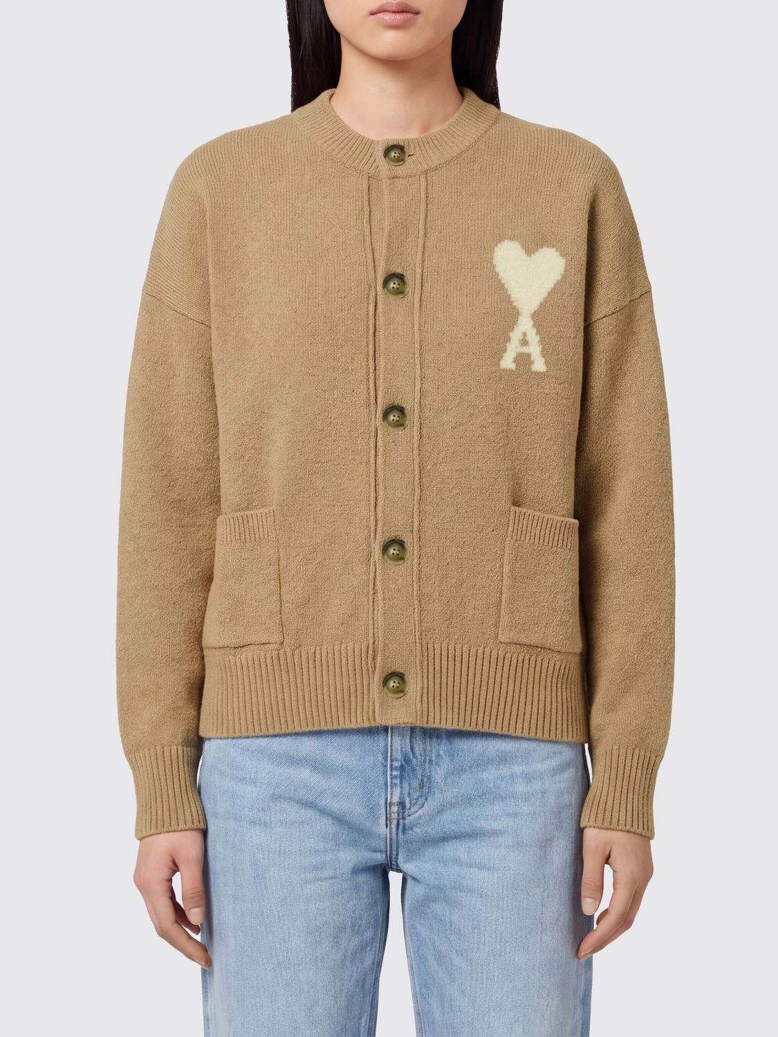 AMI PARIS MAGLIA: Cardigan Ami Paris in lana e alpaca con logo jacquard e spalle cadute, Beige - Img 1