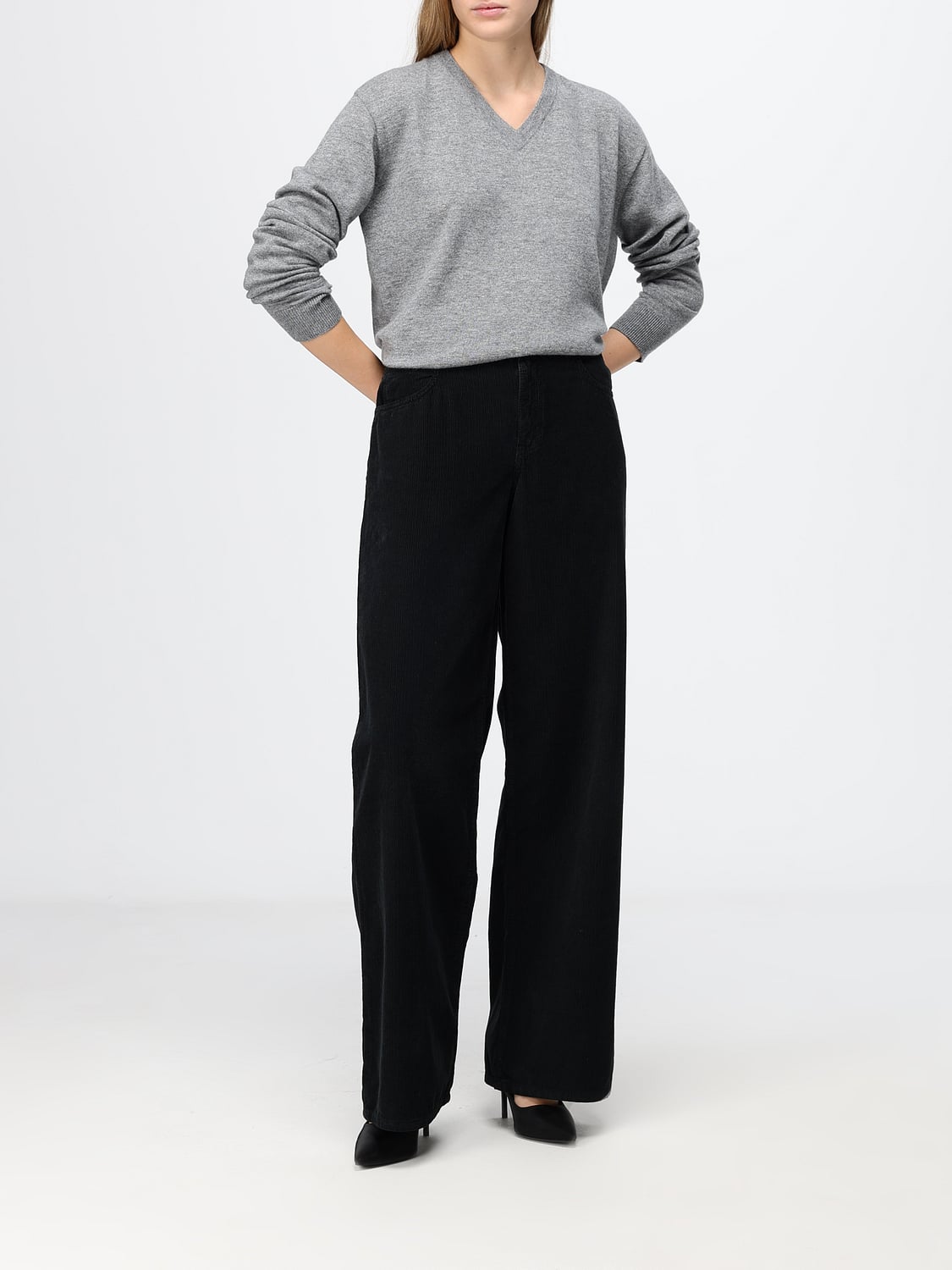 THE ROW JERSEY: Jersey The Row de pura cachemira con cuello de pico y manga larga, Gris - Img 2