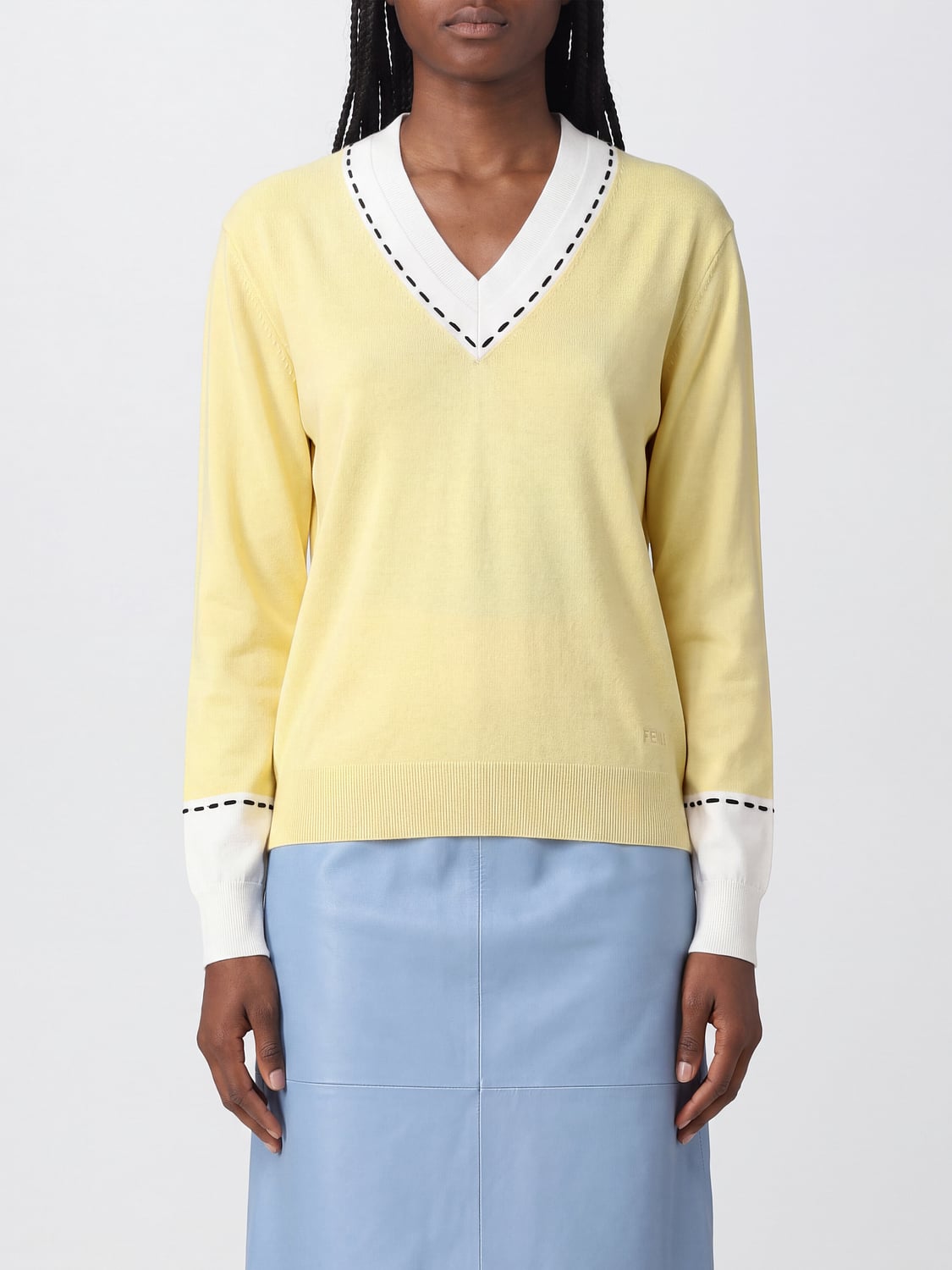 FENDI PULLOVER: Fendi Pullover mit V-Ausschnitt aus Schurwolle und Seide mit Kontrastnähten, Weiß - Img 1