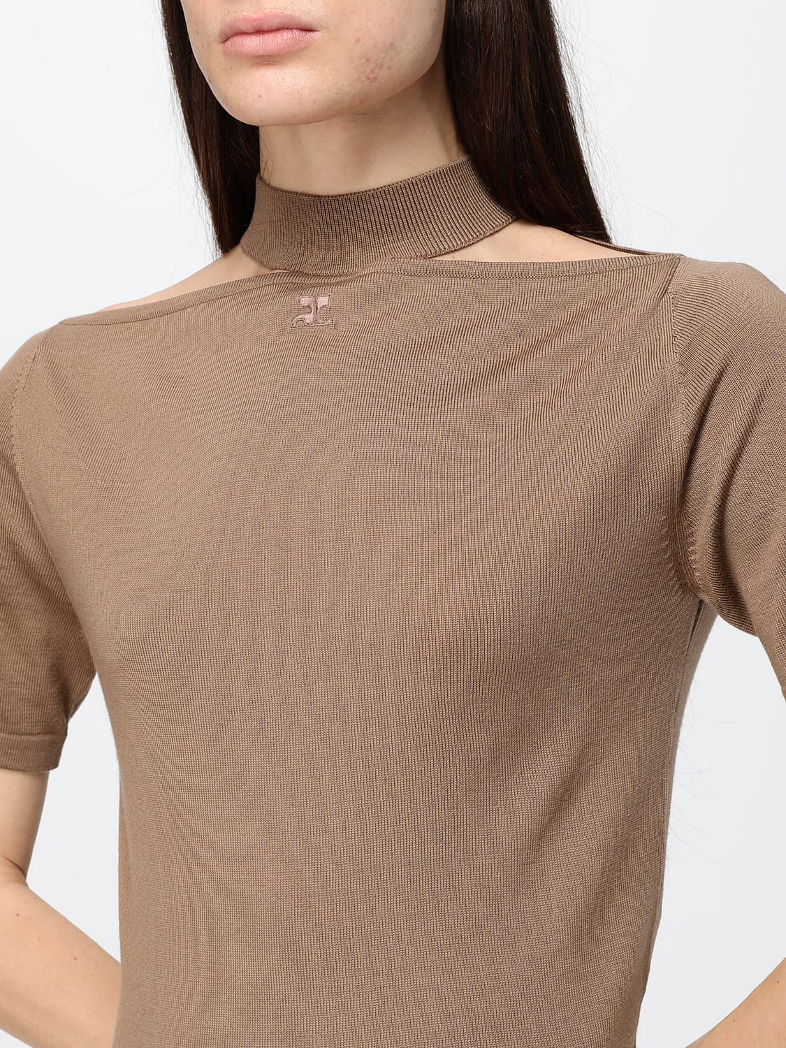 COURRÈGES TOP: Slim-Fit-Top aus Wolle von Courrèges mit kurzen Ärmeln, hohem Kragen und Logo, Braun - Img 4