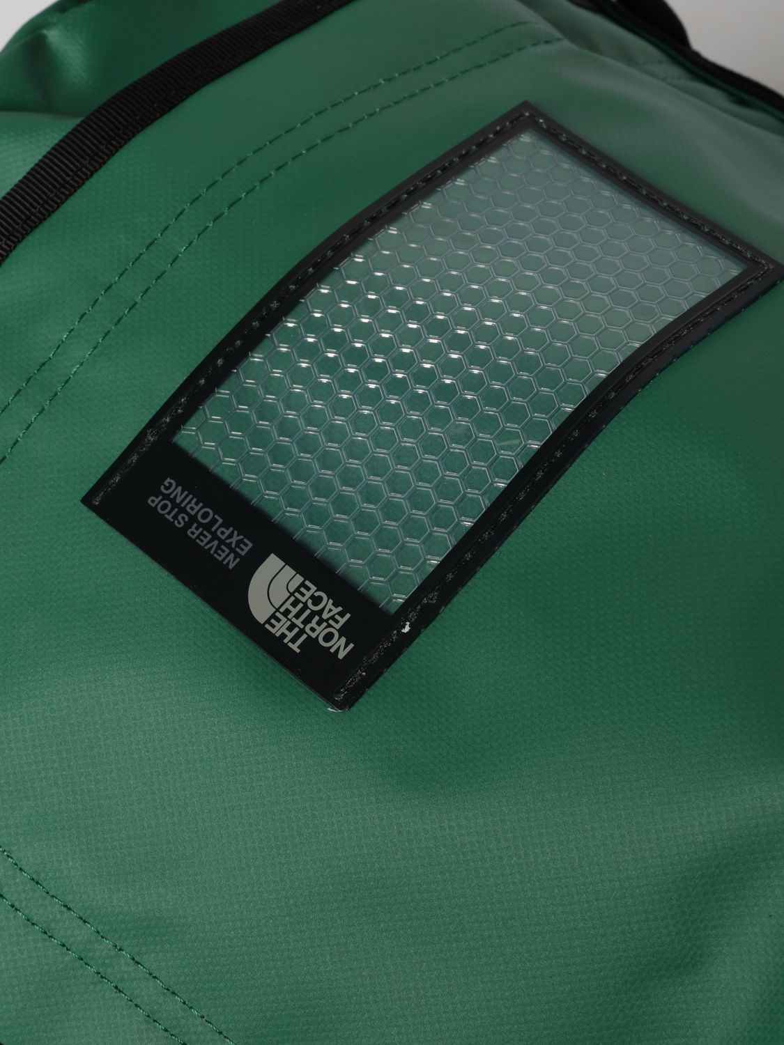 THE NORTH FACE TRAVEL BAG: The North Face Base Camp Travel Duffel Bag in Water-Repellent Recycled Materials, Green - Img 3