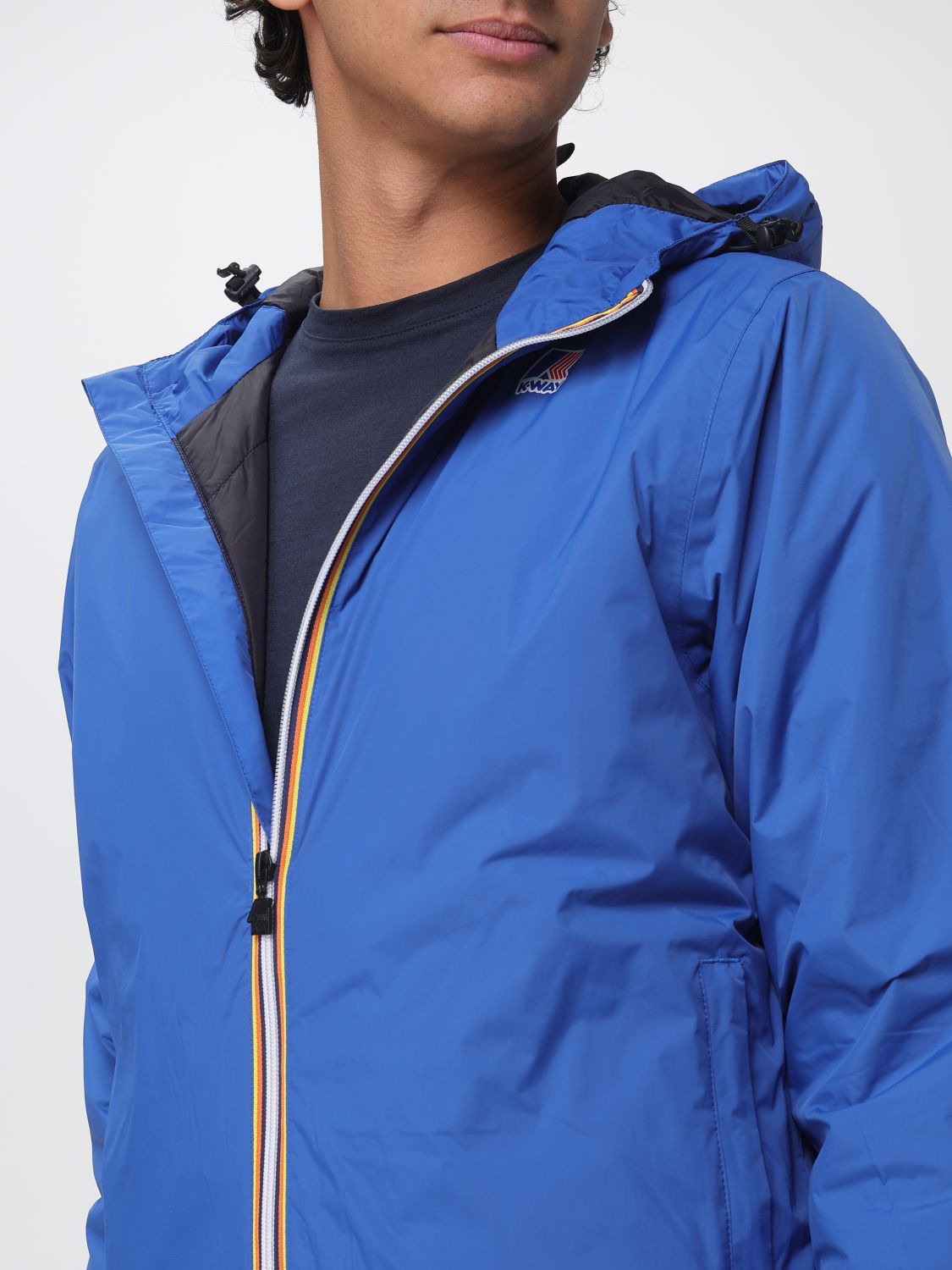 K-WAY JACKET: Le Vrai 4.0 Claude Hooded Windbreaker K-Way in Recycled Nylon, Royal Blue - Img 4