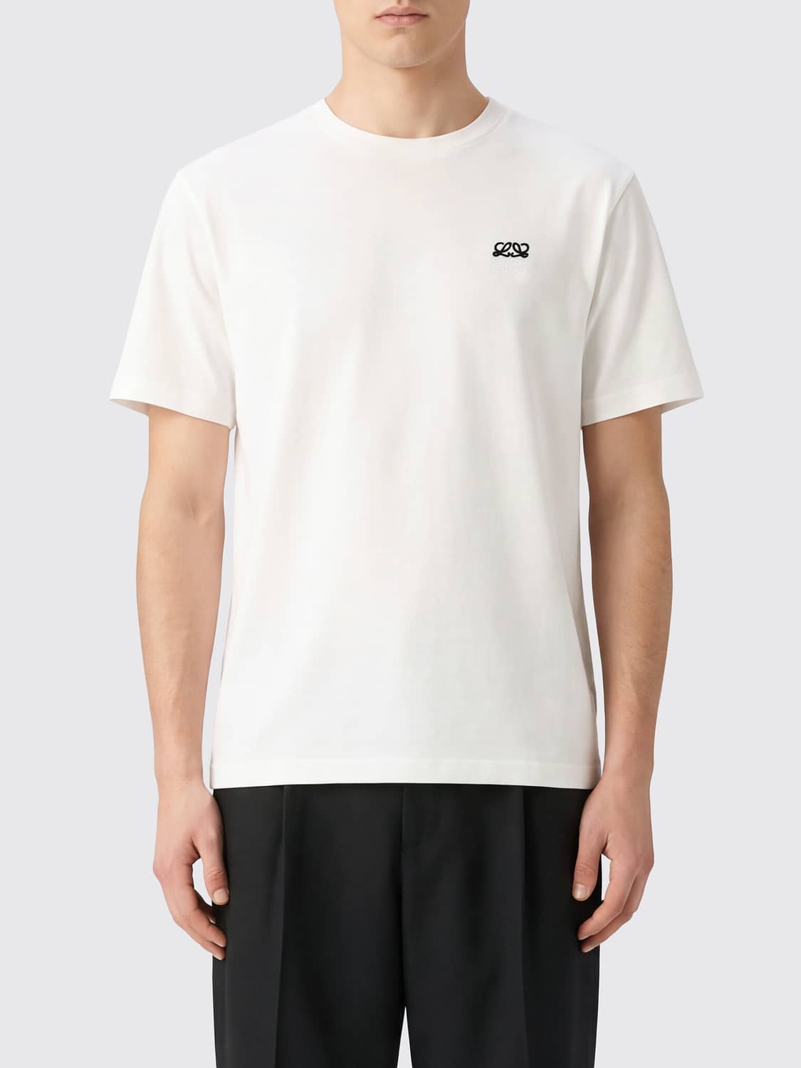 LOEWE T-SHIRT: Loewe Schwarzes Baumwoll-Rundhals-T-Shirt mit kontrastierendem Logo-Print auf der Brust, Weiß - Img 1