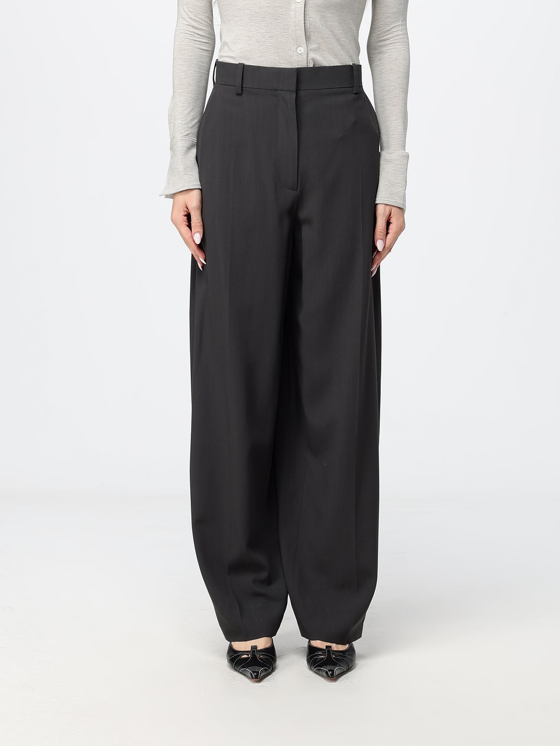 TOTEME PANTALONES: Pantalones de sastre anchos de talle alto Toteme de mezcla de lana con bolsillos franceses, Negro - Img 1