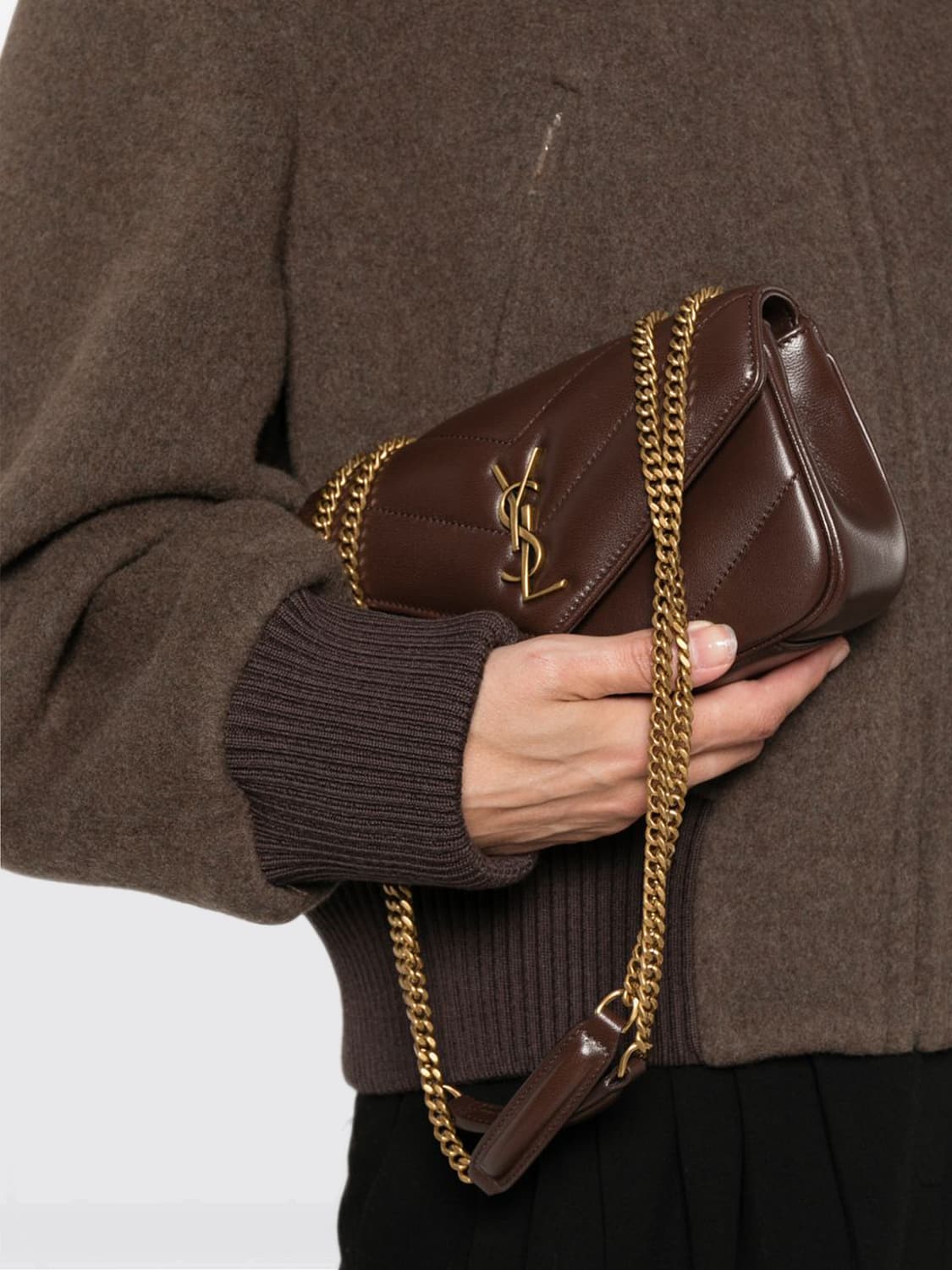 SAINT LAURENT BORSA MINI: Mini borsa a spalla LouLou Saint Laurent in pelle di agnello matelassé con monogramma YSL, Marrone - Img 2