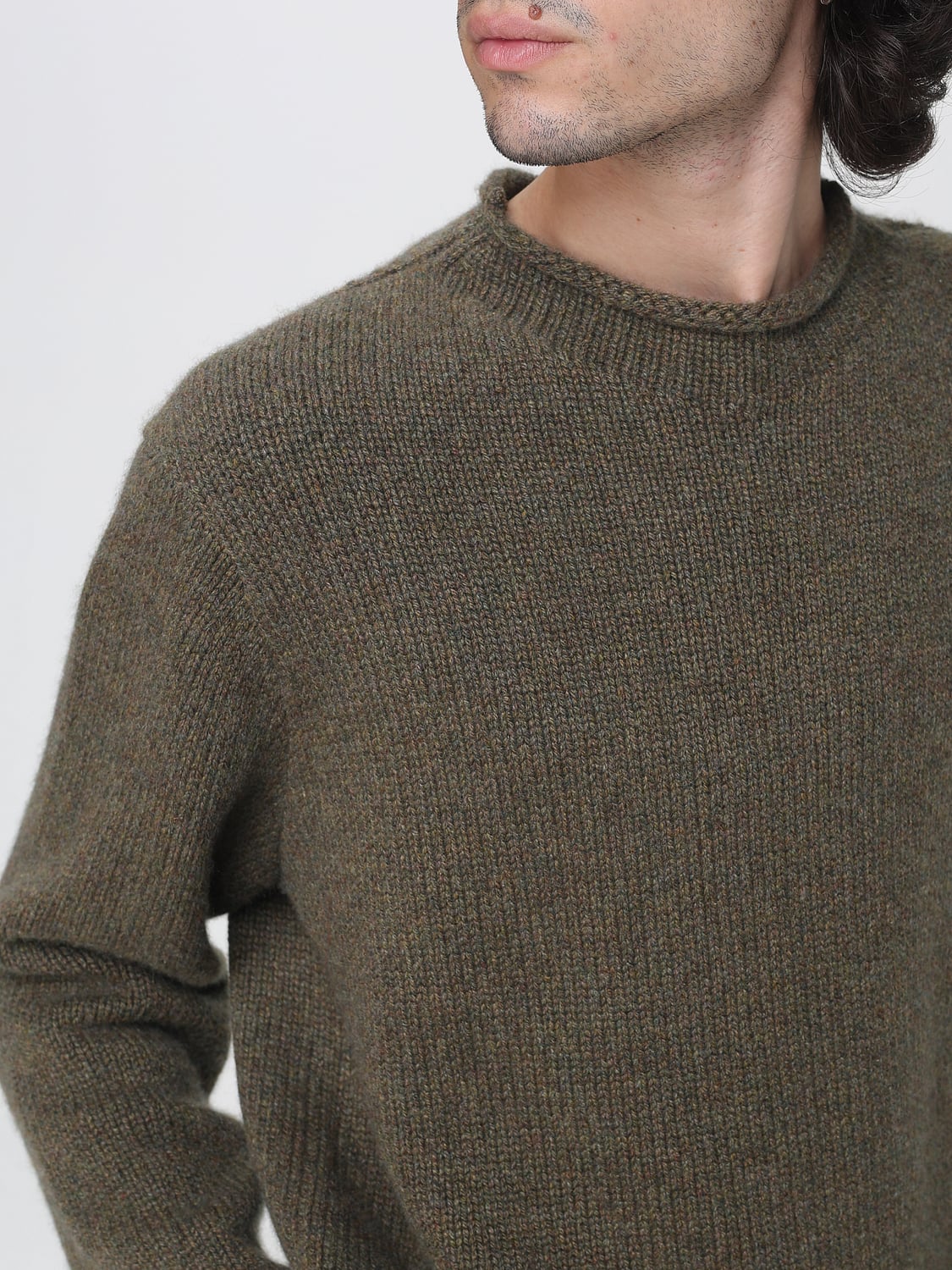 THE ROW JERSEY: Jersey de cuello redondo The Row en 100% cachemir de cabra con hombros caídos, Verde - Img 5