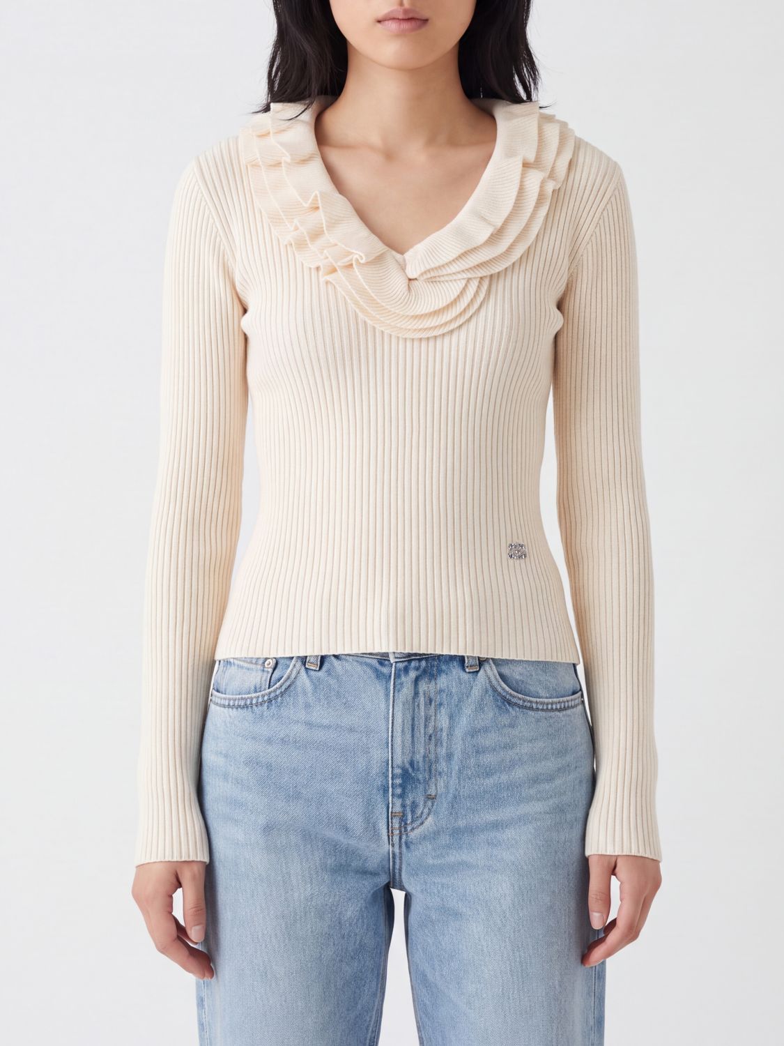 GANNI JERSEY: Jersey Ganni slim fit de lana de canalé con cuello de pico y logo Butterfly, Blanco - Img 1