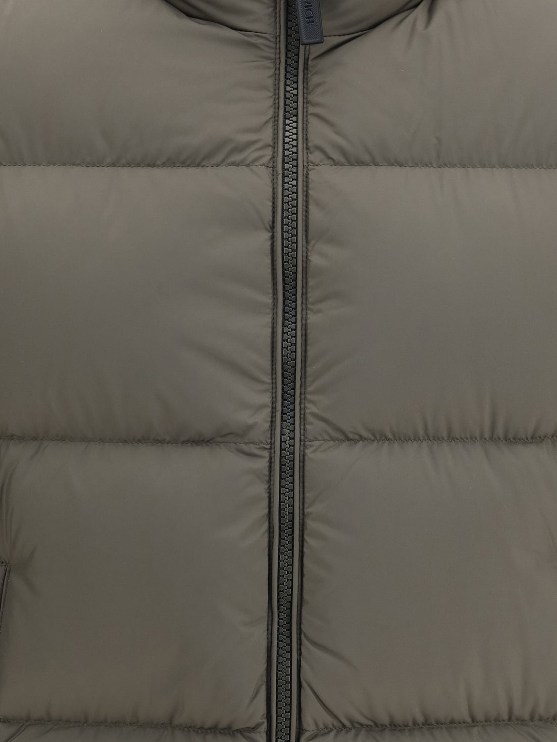 WOOLRICH ジャケット: WOOLRICH キルティングナイロン ダウンジャケット ハイネック&ジップクロージャー付き, グリーン - Img 4