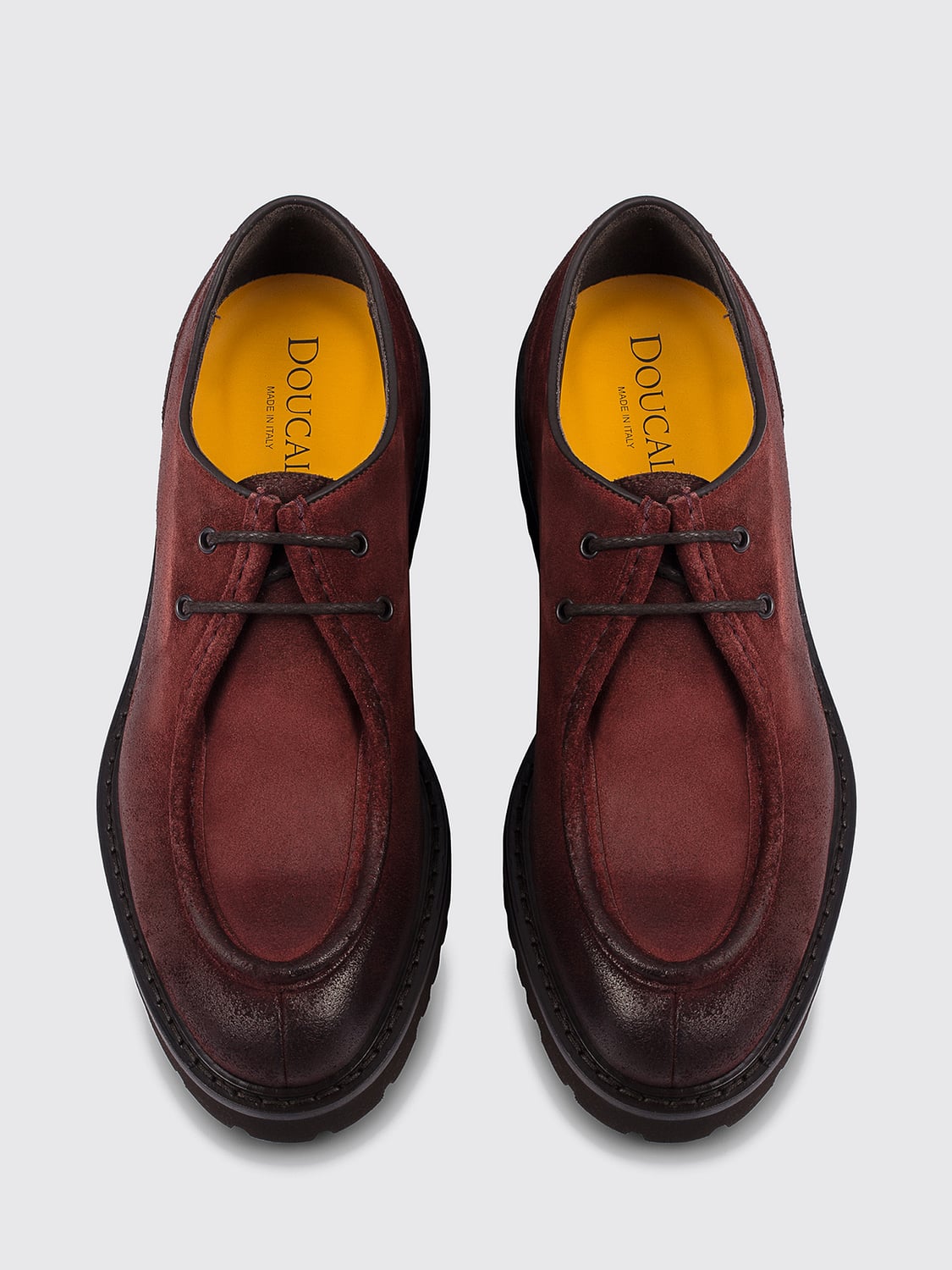DOUCAL'S SCHNÜRSCHUHE: Doucal's Wildleder-Derbys mit Gummiprofilsohle, Burgunderrot - Img 3
