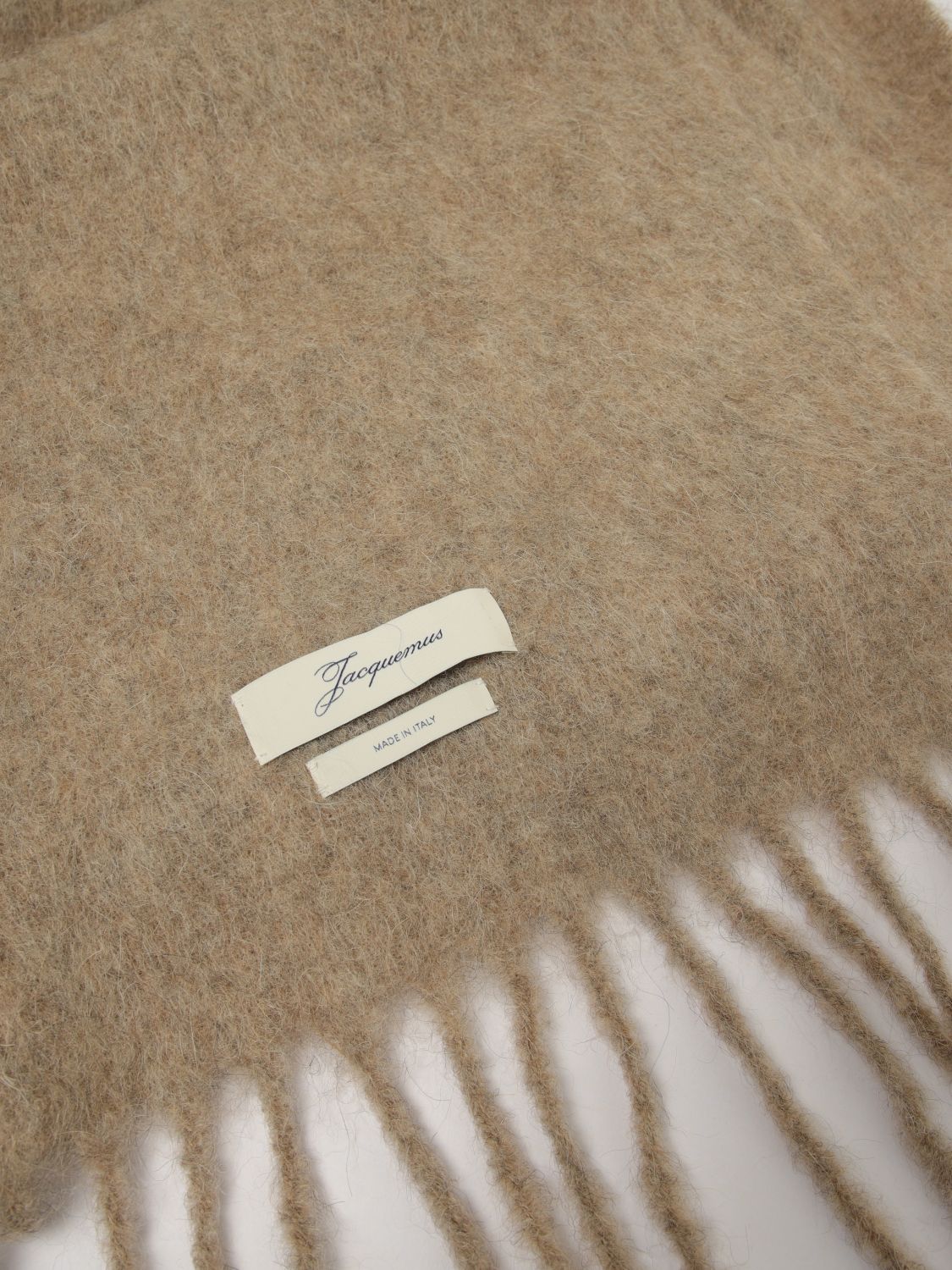 JACQUEMUS SCARF: Jacquemus Alpaca and Mohair Wool Blend Scarf with Fringed Hem and Logo, Dove Grey - Img 3