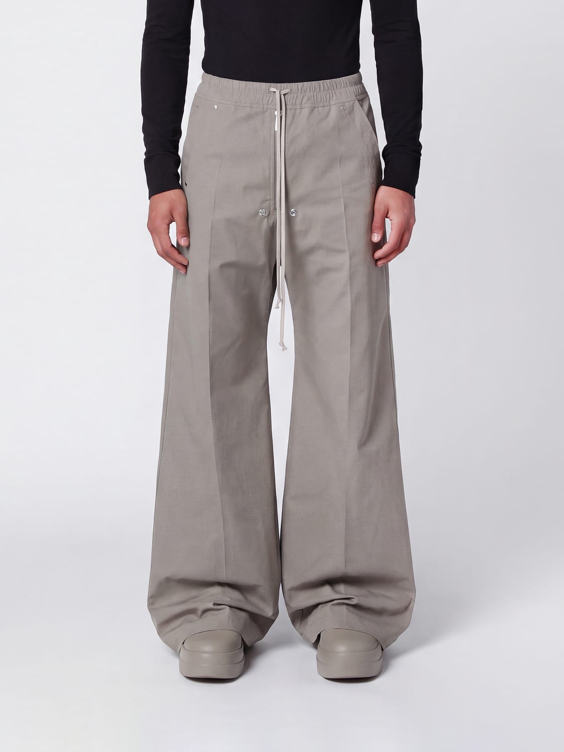RICK OWENS 팬츠: RICK OWENS 벨라 드로스트링 웨이스트 코튼 와이드 레그 트라우저, 펄 - Img 1