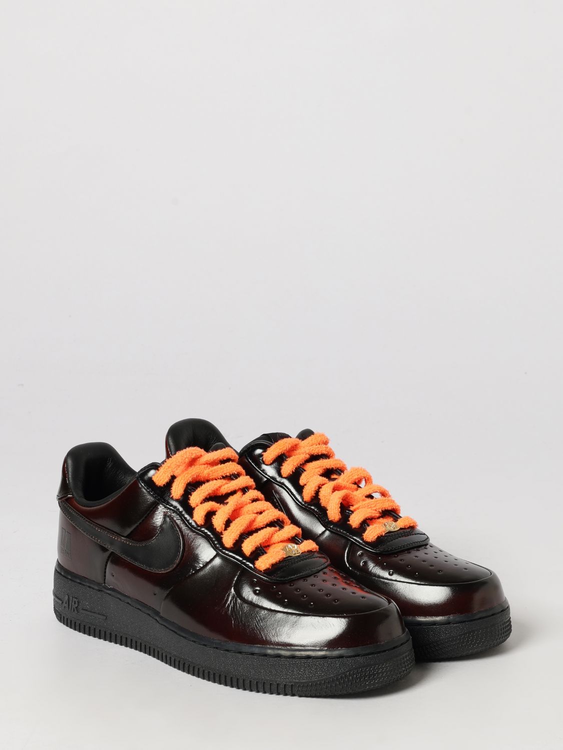 NIKE SNEAKERS: Nike Air Force 1 '07 Leather Trainers with Iconic Swoosh Logo and Perforated Toe, Black - Img 2