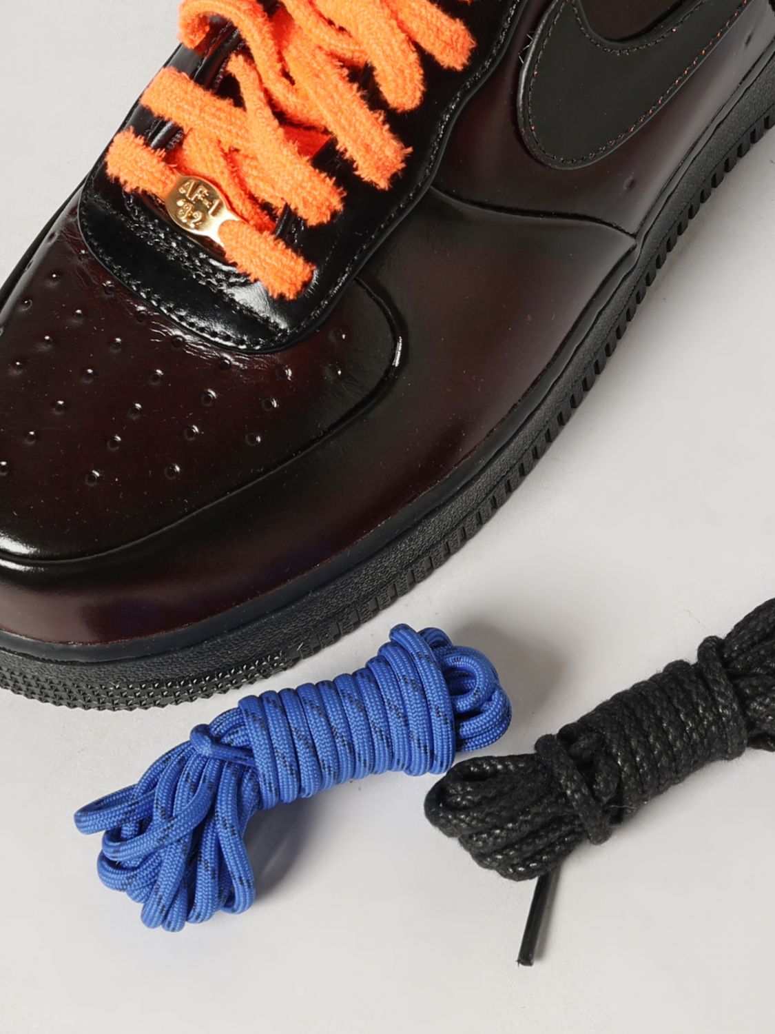 NIKE SNEAKERS: Nike Air Force 1 '07 Leather Trainers with Iconic Swoosh Logo and Perforated Toe, Black - Img 4