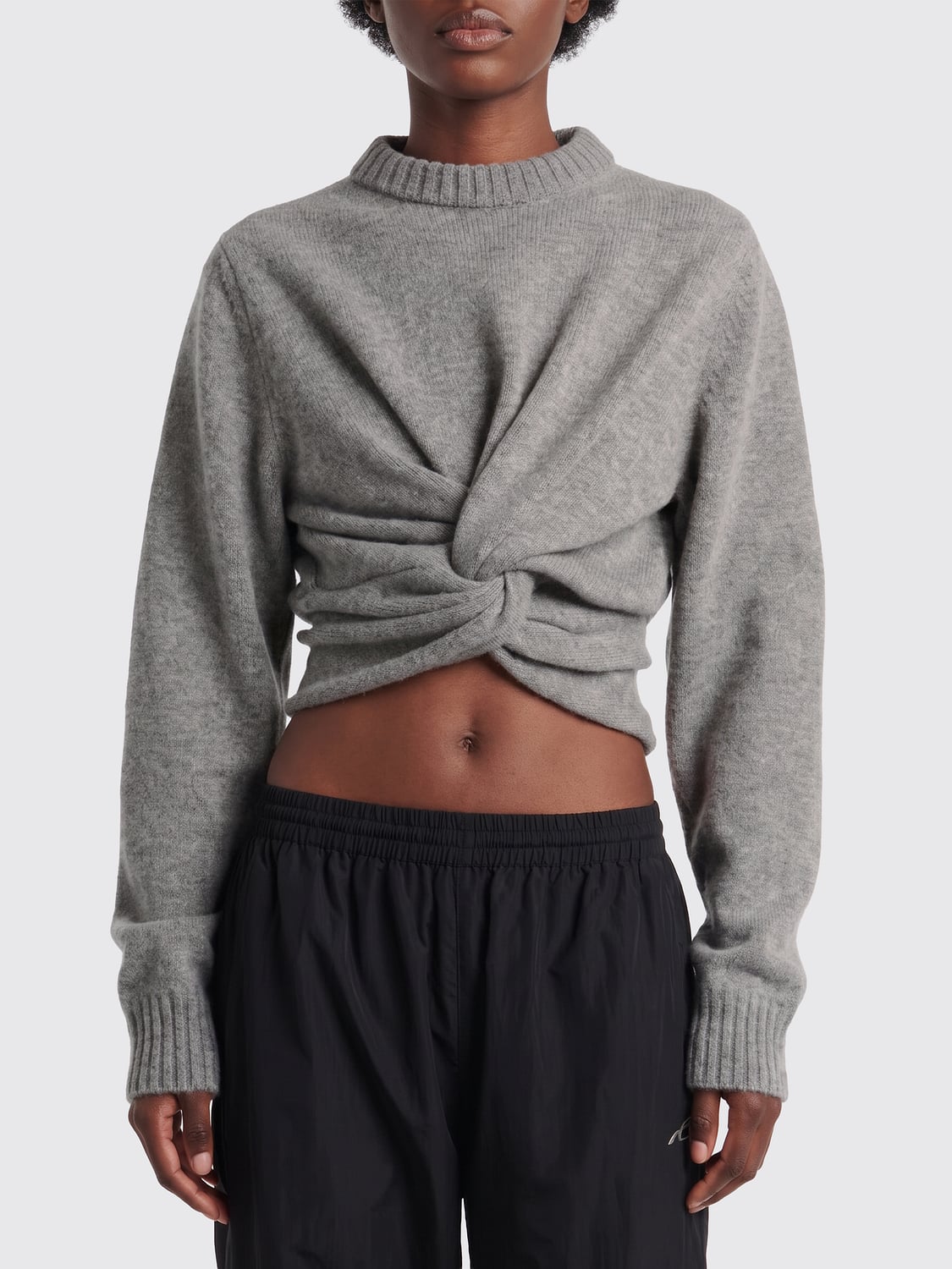 BALENCIAGA PULLOVER: Drapierter Wollpullover Balenciaga mit Rundhals und asymmetrischem Saum, Grau - Img 1