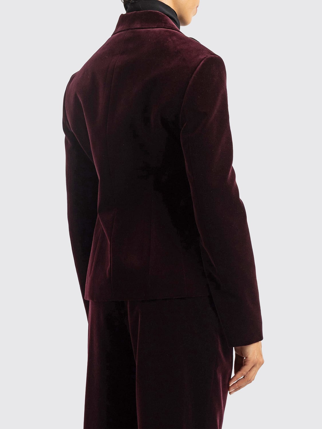 ALAÏA CHAQUETA: Blazer corto de doble botonadura Alaïa de terciopelo con solapas de pico, Violeta - Img 2