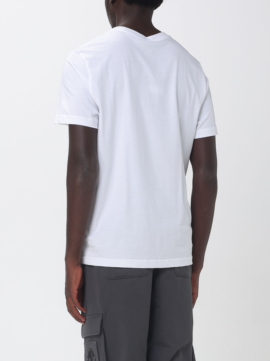 MOOSE KNUCKLES T-SHIRT: T-shirt girocollo Moose Knuckles in cotone con logo stampato sul davanti, Bianco - Img 2