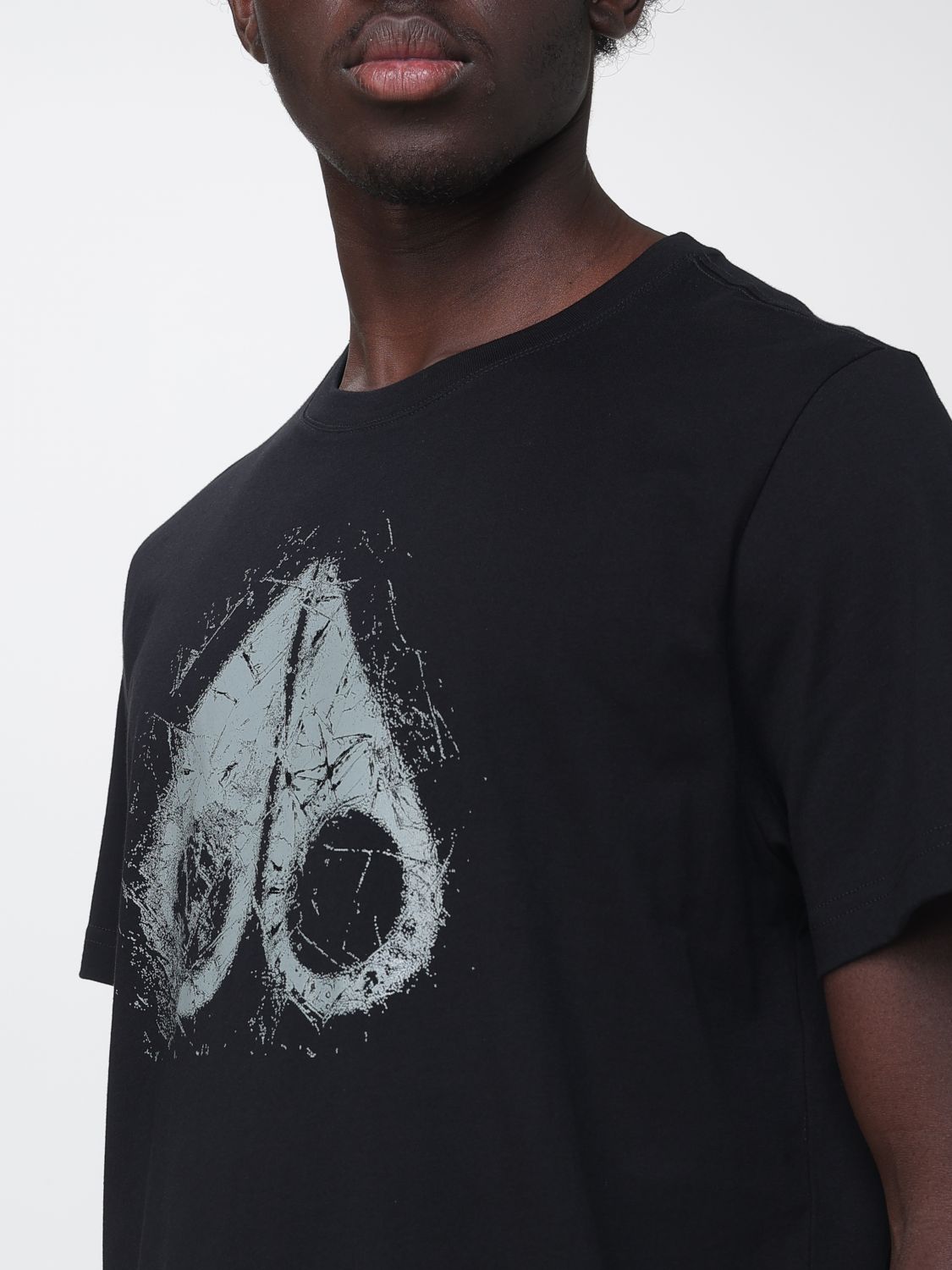 MOOSE KNUCKLES T-SHIRT: Baumwoll-T-Shirt mit Rundhalsausschnitt und Front-Logo-Druck von Moose Knuckles, Schwarz - Img 3